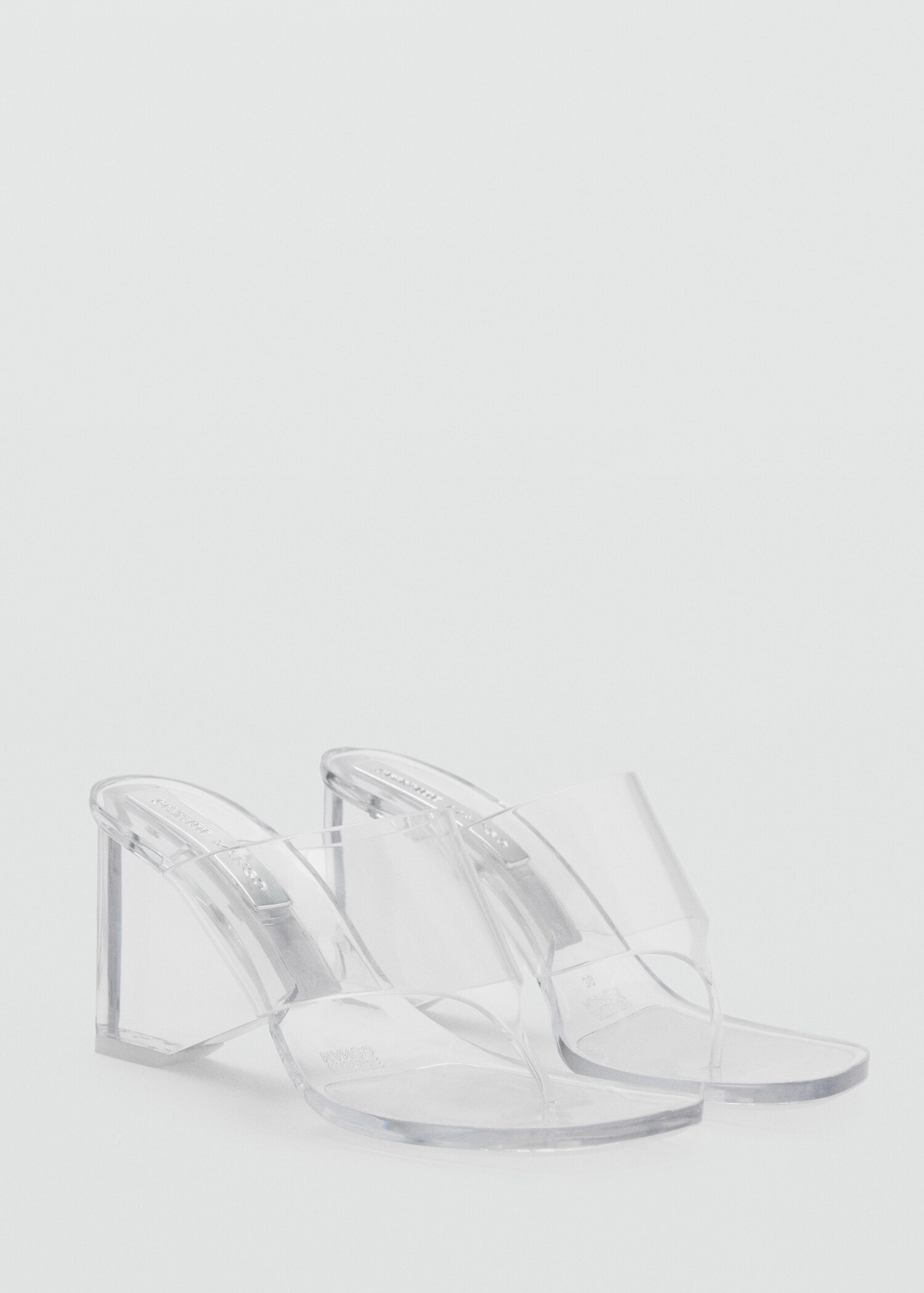 Sandales semi-transparentes en vinyle à talons compensés - Plan moyen