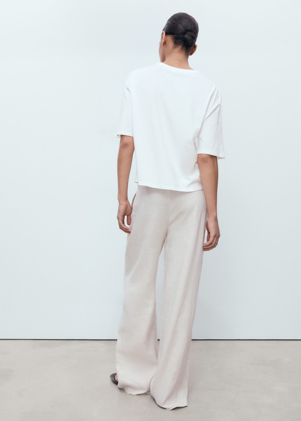 Cotton t-shirt with flower detail - Women | MANGO USA