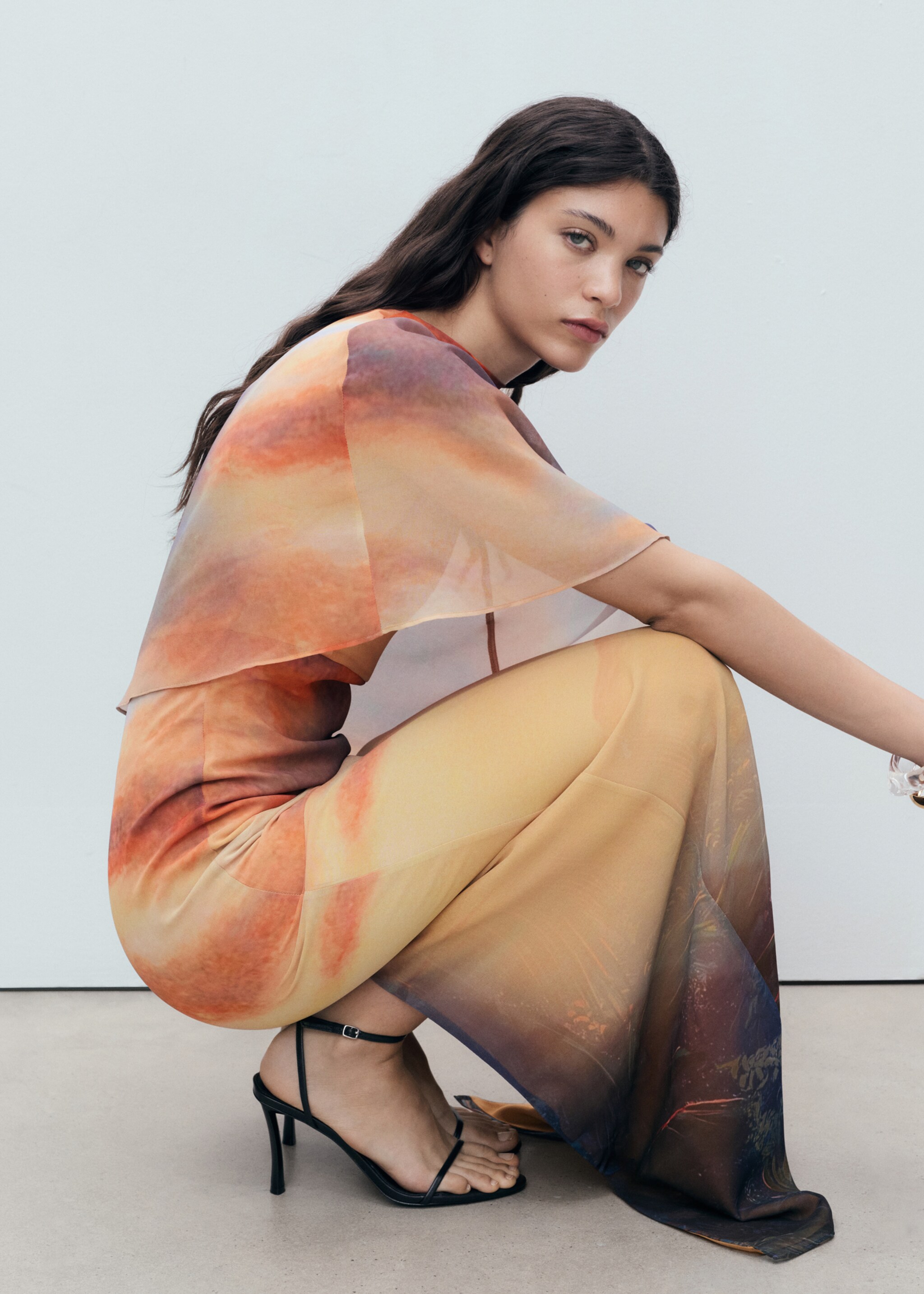Printed dress with asymmetrical layer - Details of the article 2