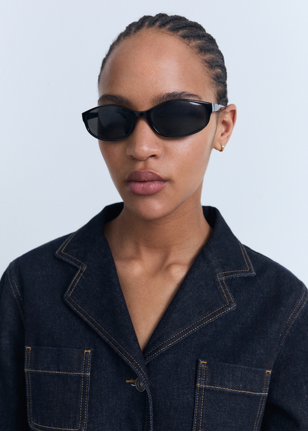 Fitted denim jacket with pockets