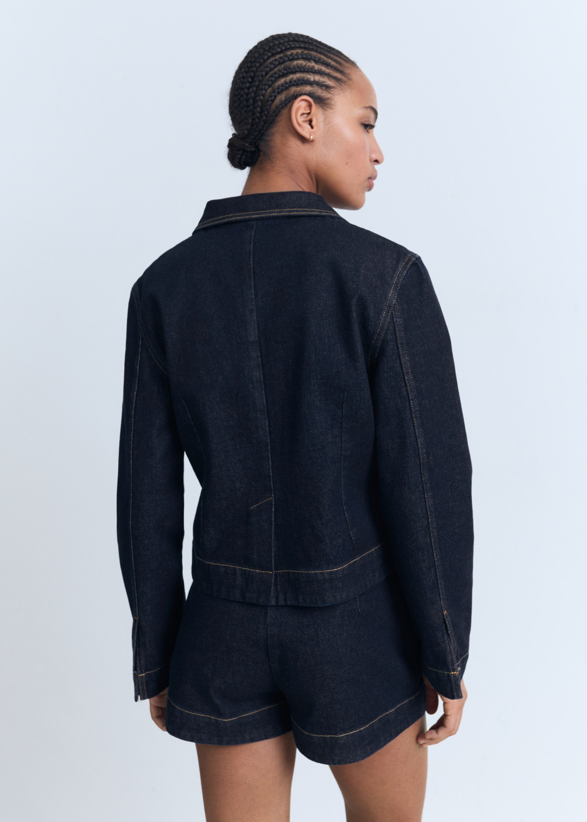 Fitted denim jacket with pockets - Reverse of the article