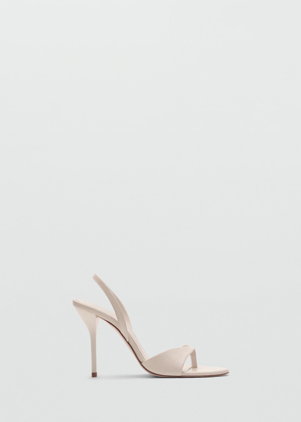 Leather sandals with contrasting heels