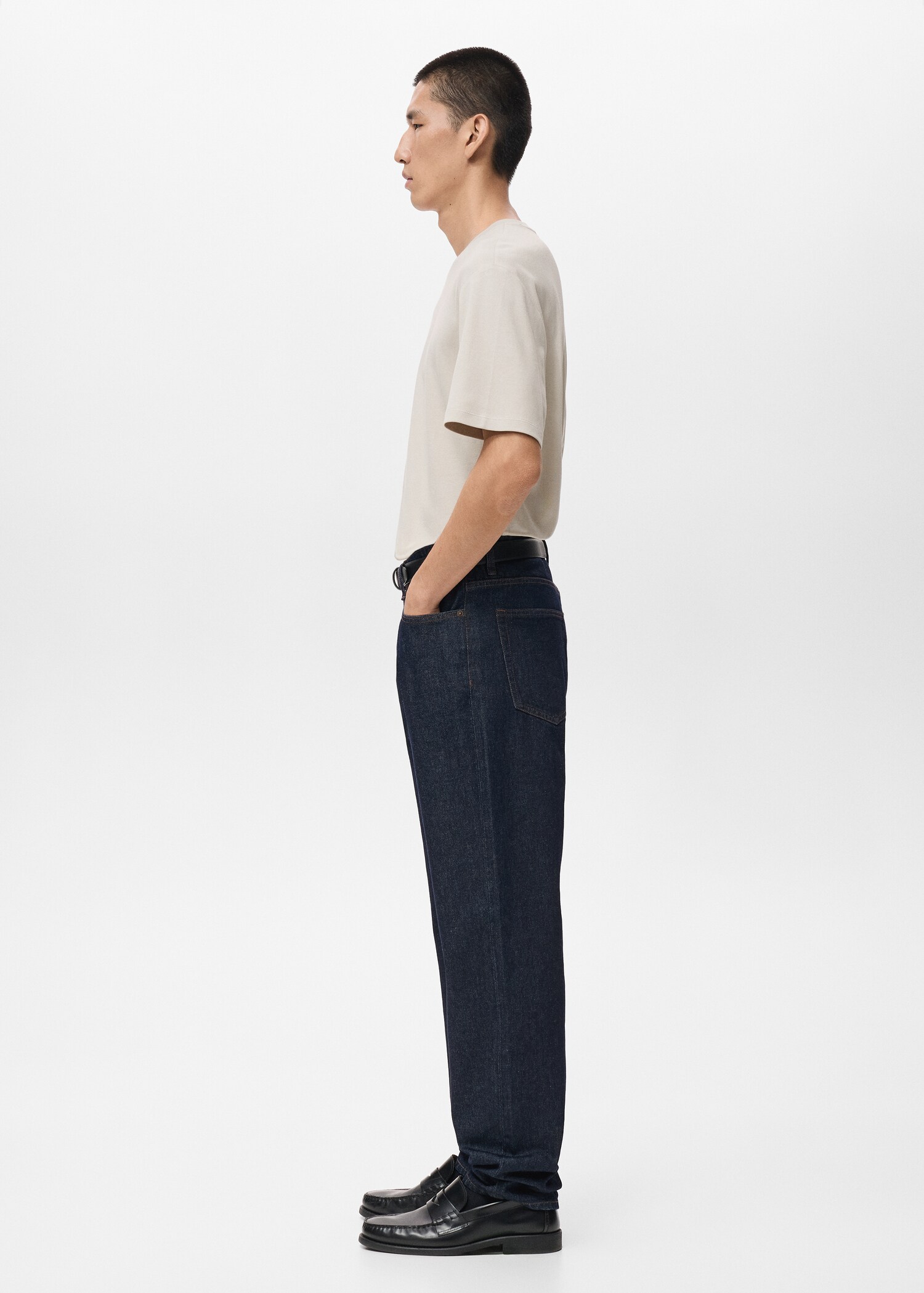 Medium weight regular fit T-shirt - Details of the article 2