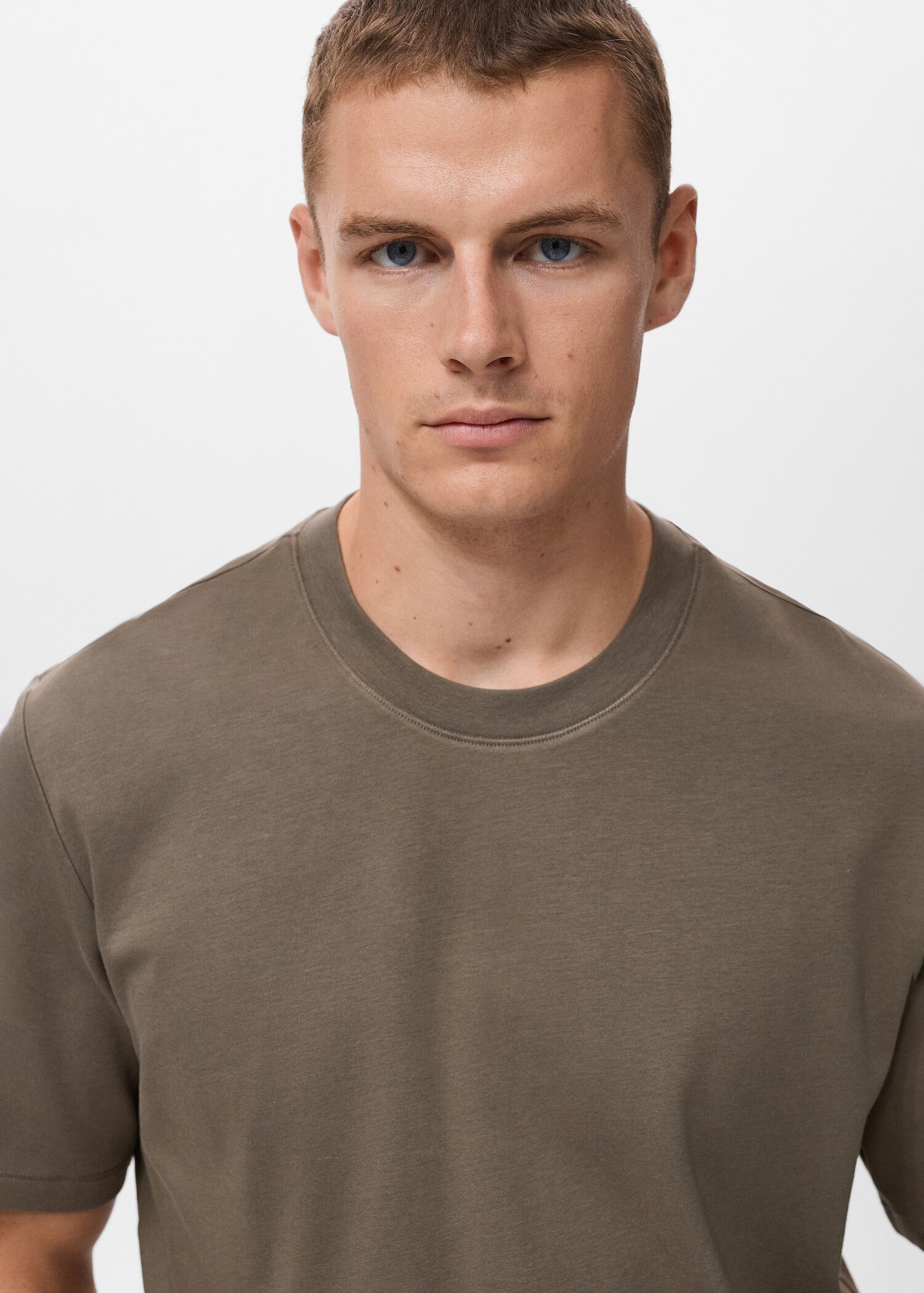 Medium-weight regular-fit t-shirt - Details of the article 1