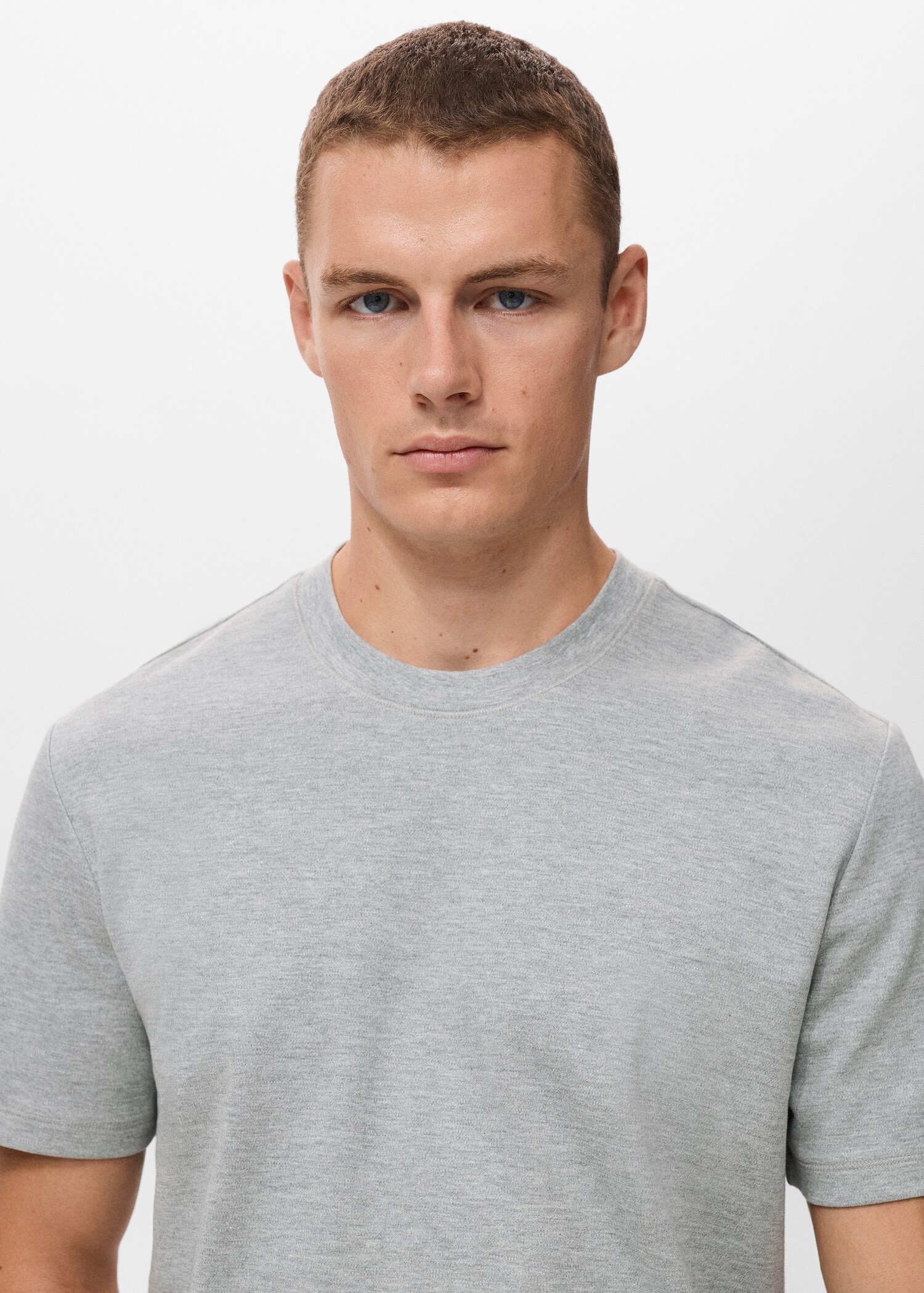 Medium-weight regular-fit t-shirt - Details of the article 1