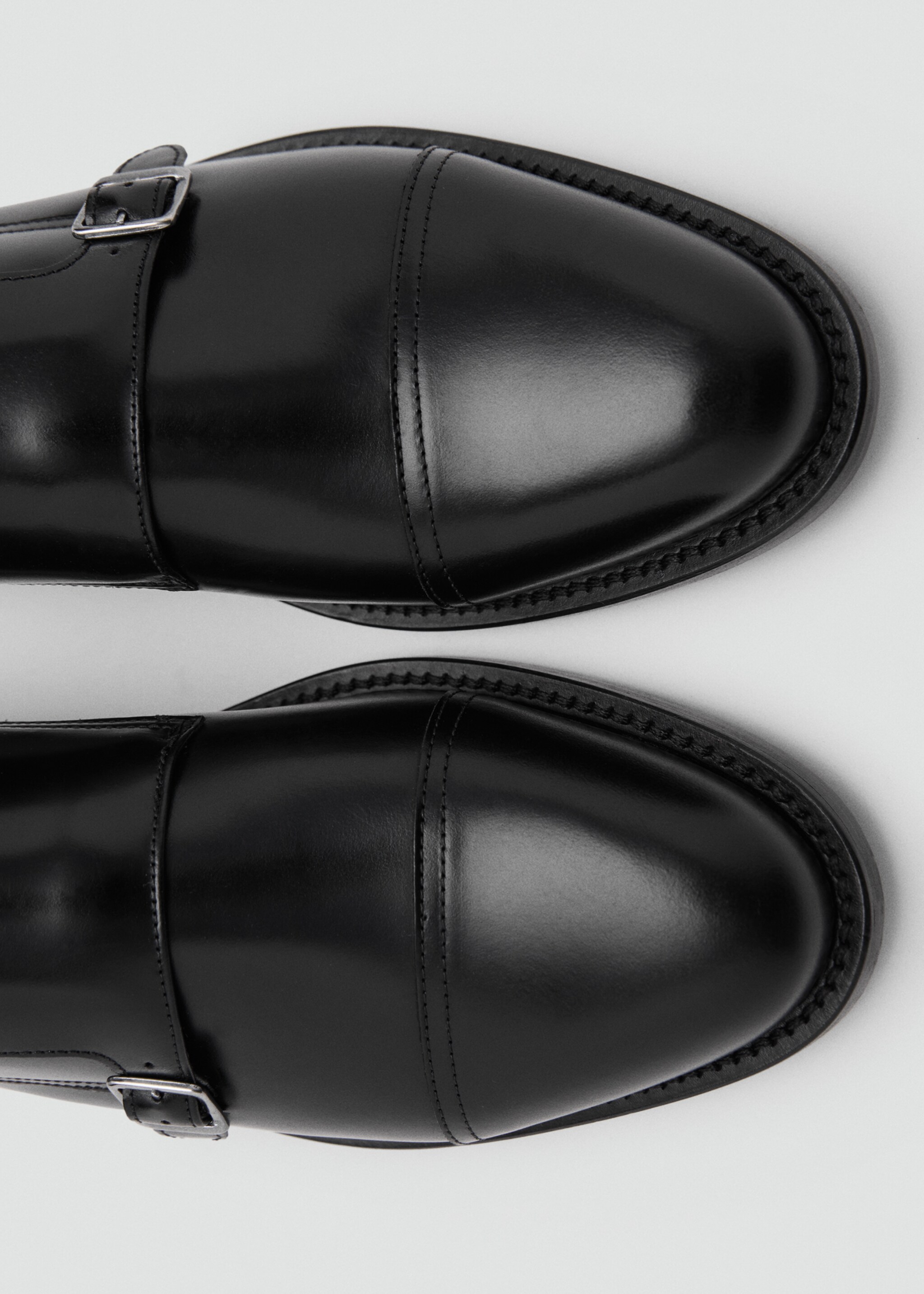 Double buckle leather shoe - Details of the article 2