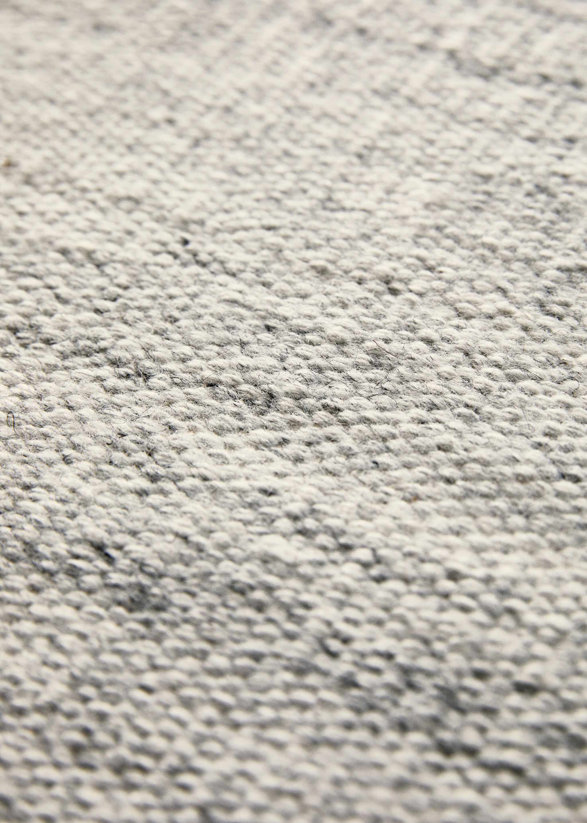 Catifa gran de PET reciclat - Detall de l'article 7, Gris clar/pastel. Ref: 17061290-00.