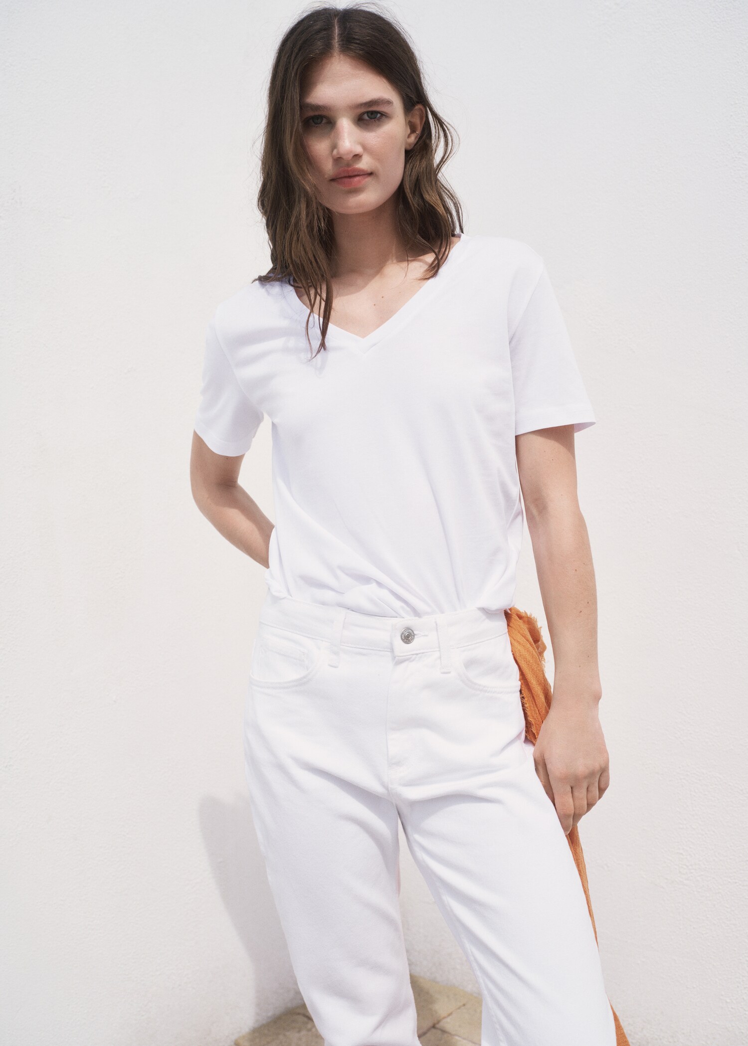V-neck cotton T-shirt - Medium plane