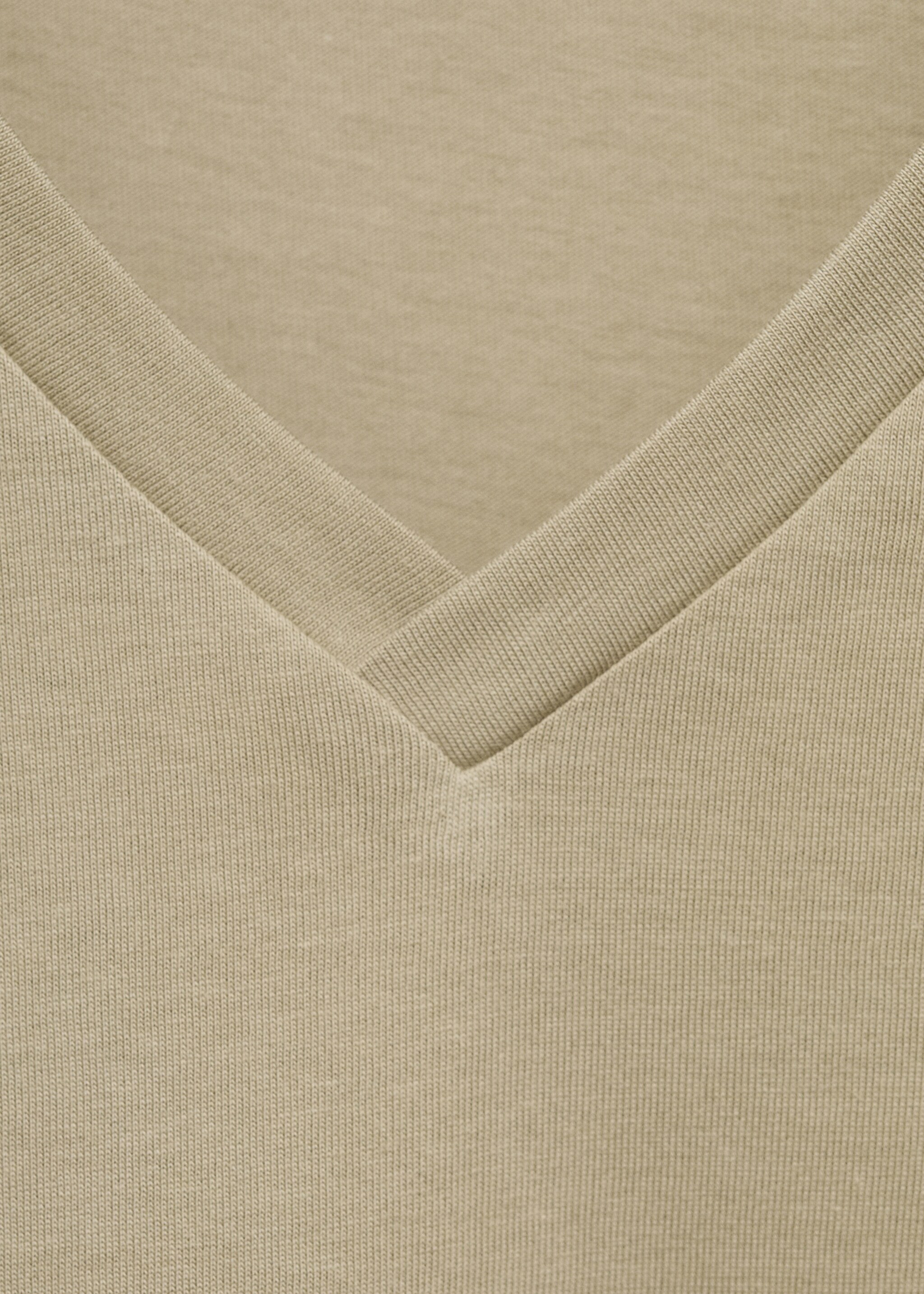 T-shirt coton col en V - Détail de l'article 8