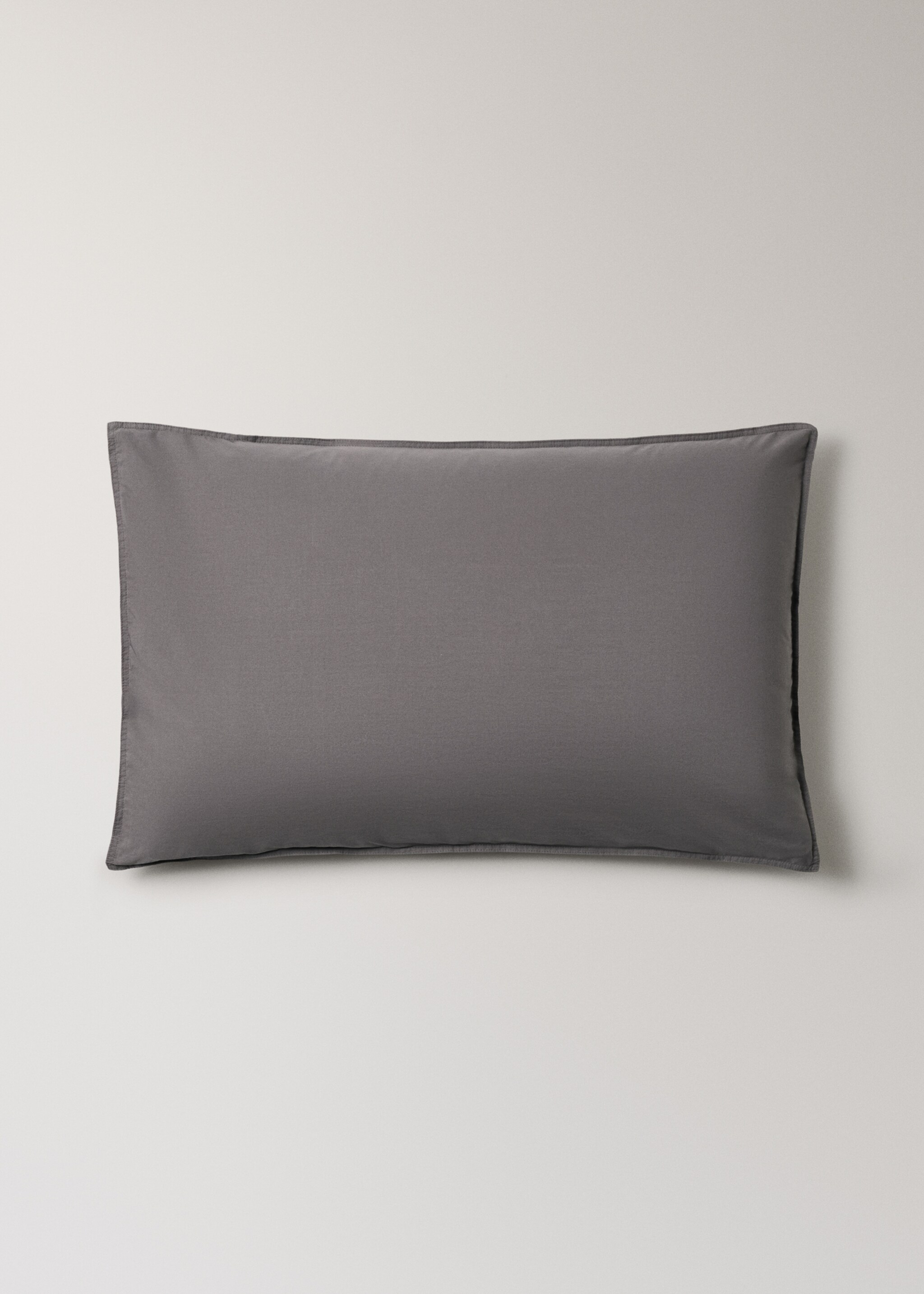 Two cotton poplin double-stitched pillowcases 50x75 cm - Article without model, Grey. Ref: 17061532-00.