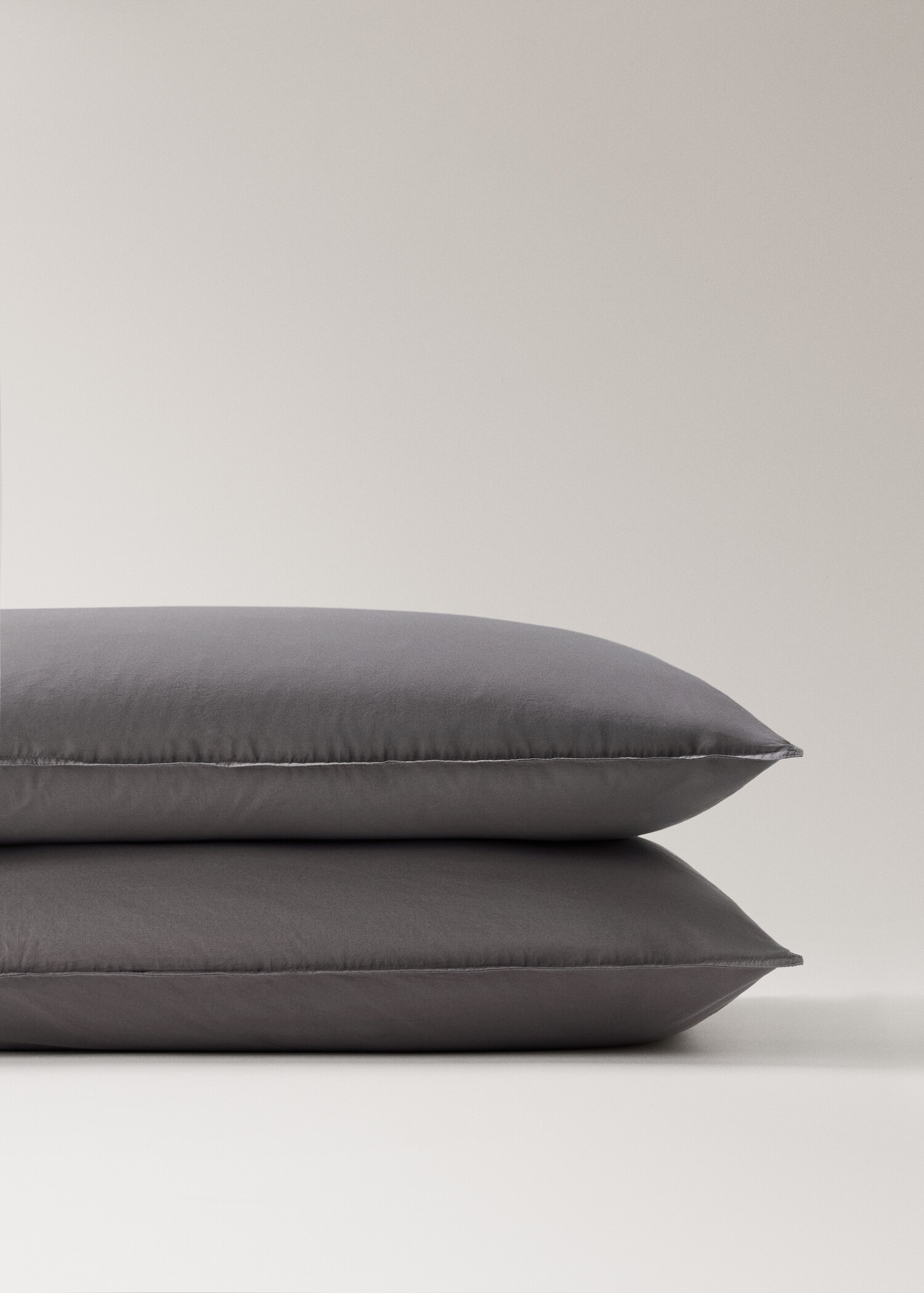 Two cotton poplin double-stitched pillowcases 50x75 cm - Details of the article 1