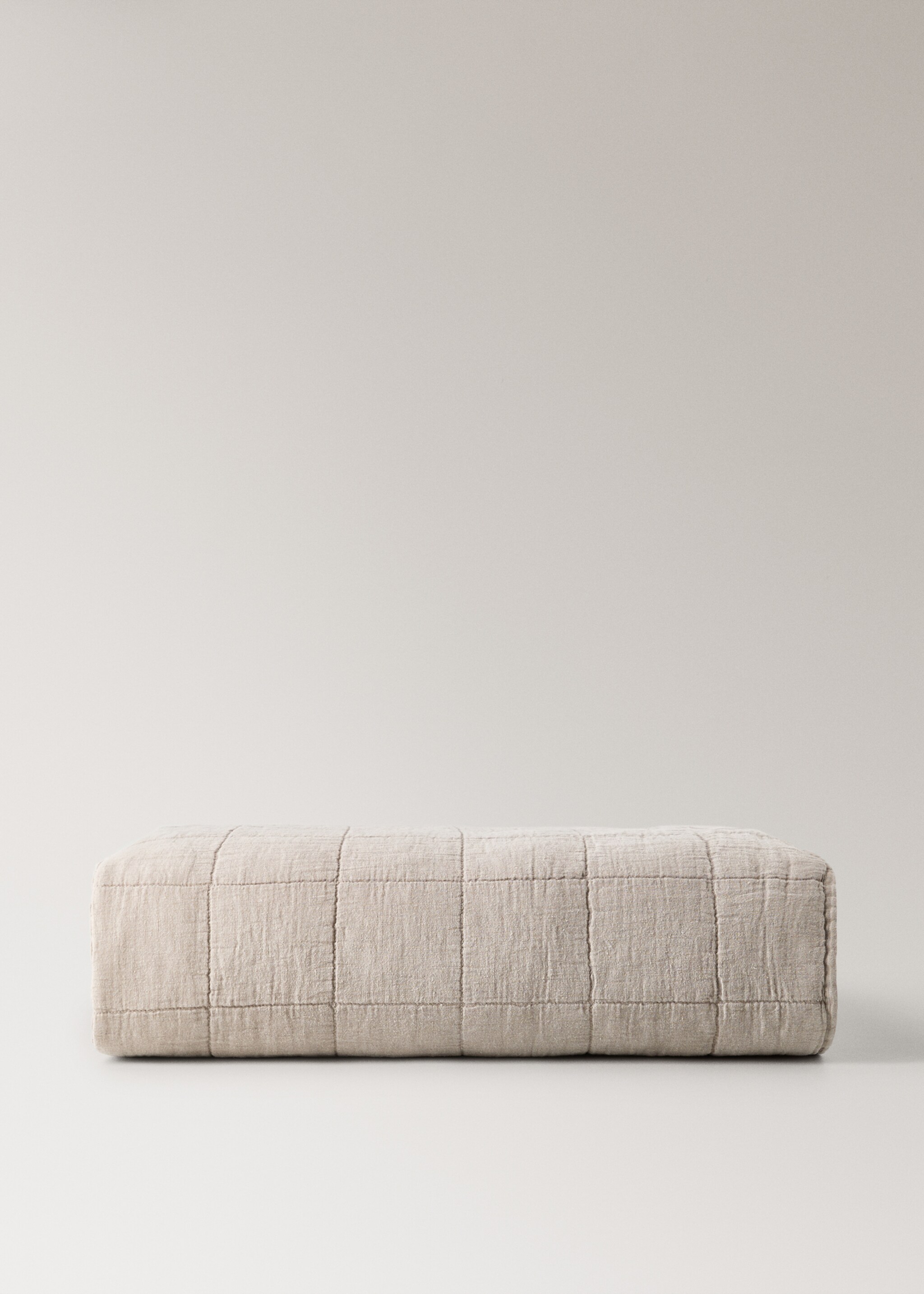Duvet cot quilt linen garment dyed stitched square - Article without model