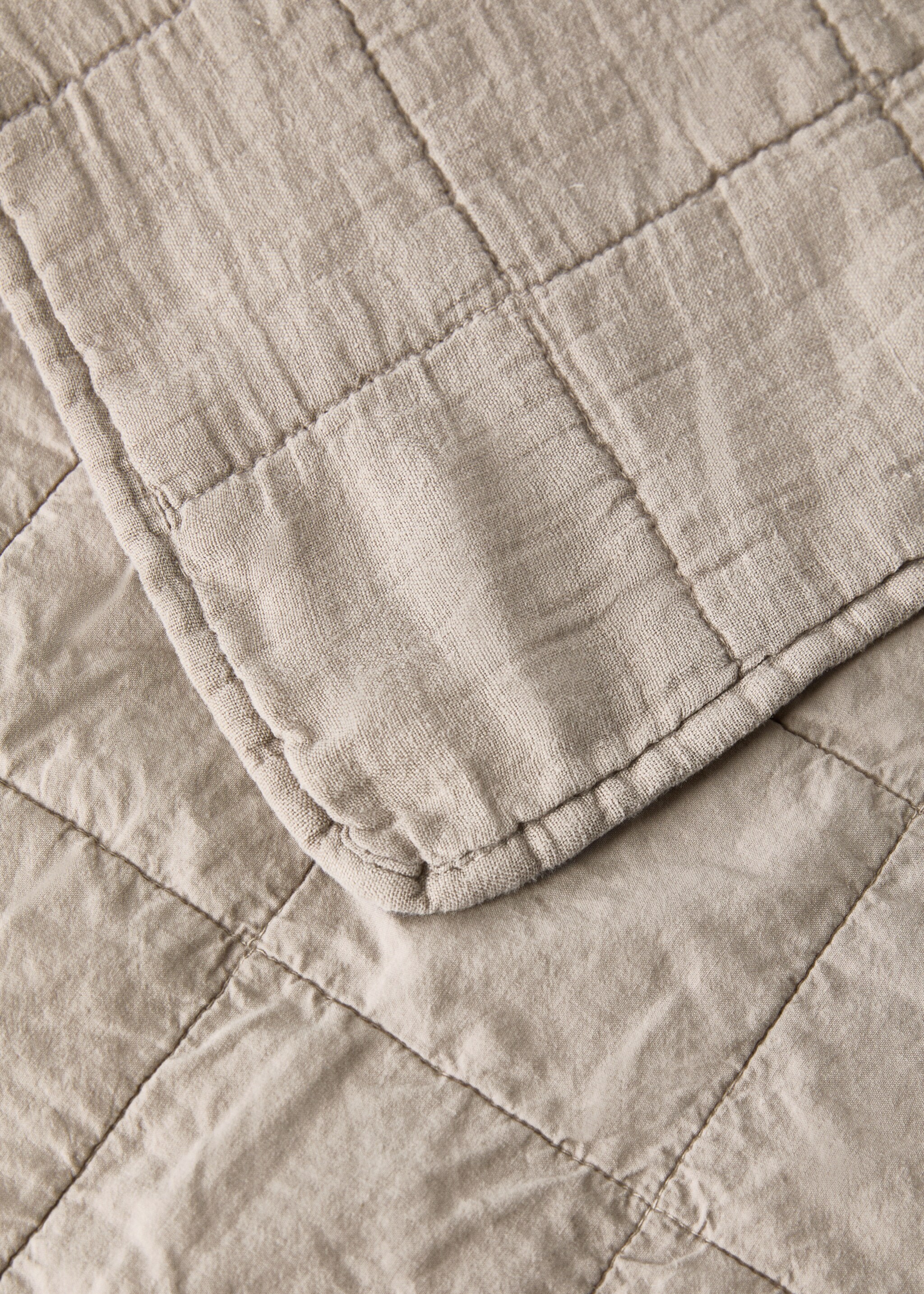 Duvet cot quilt linen garment dyed stitched square - Details of the article 2