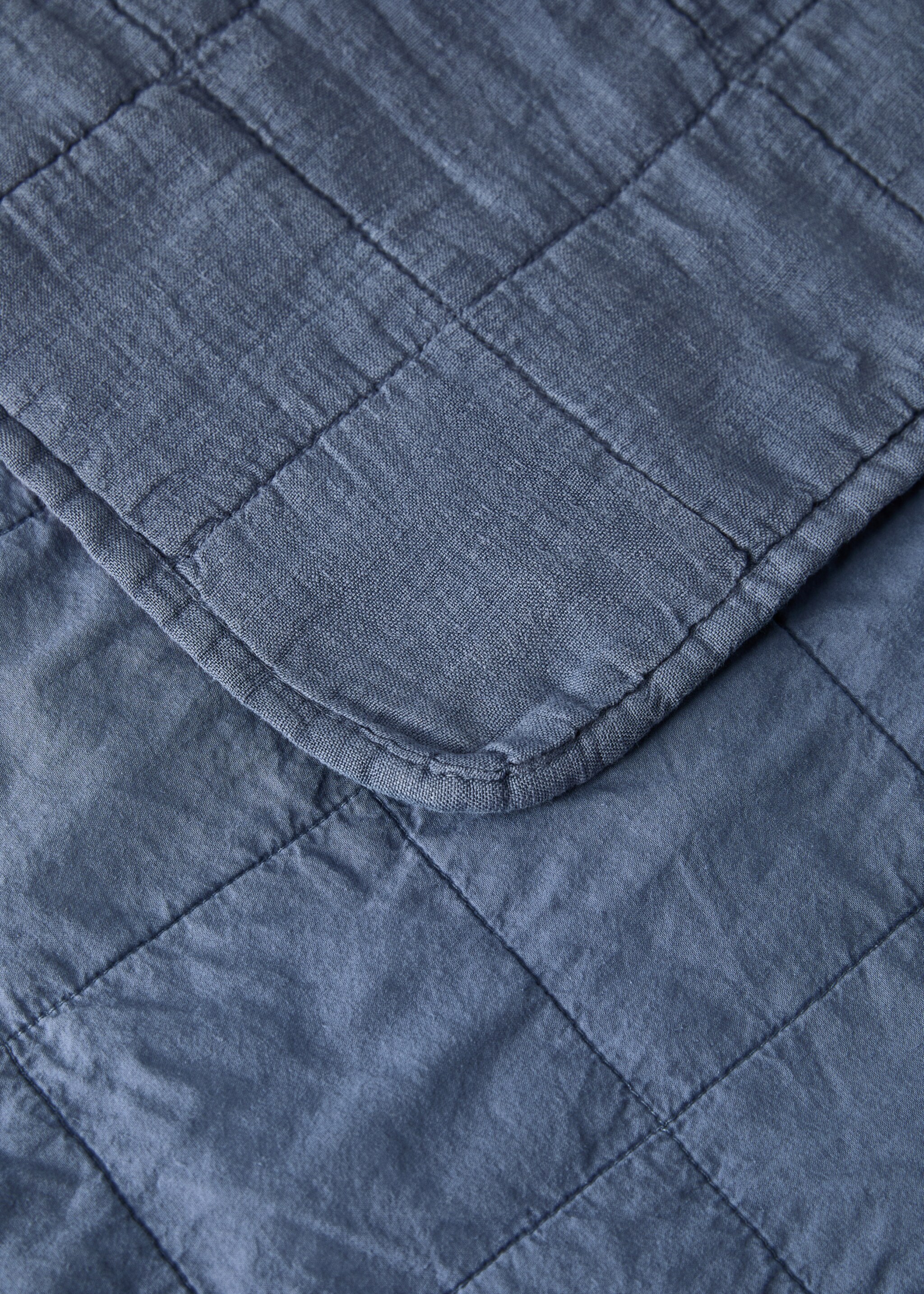 Duvet cot quilt linen garment dyed stitched square - Details of the article 2