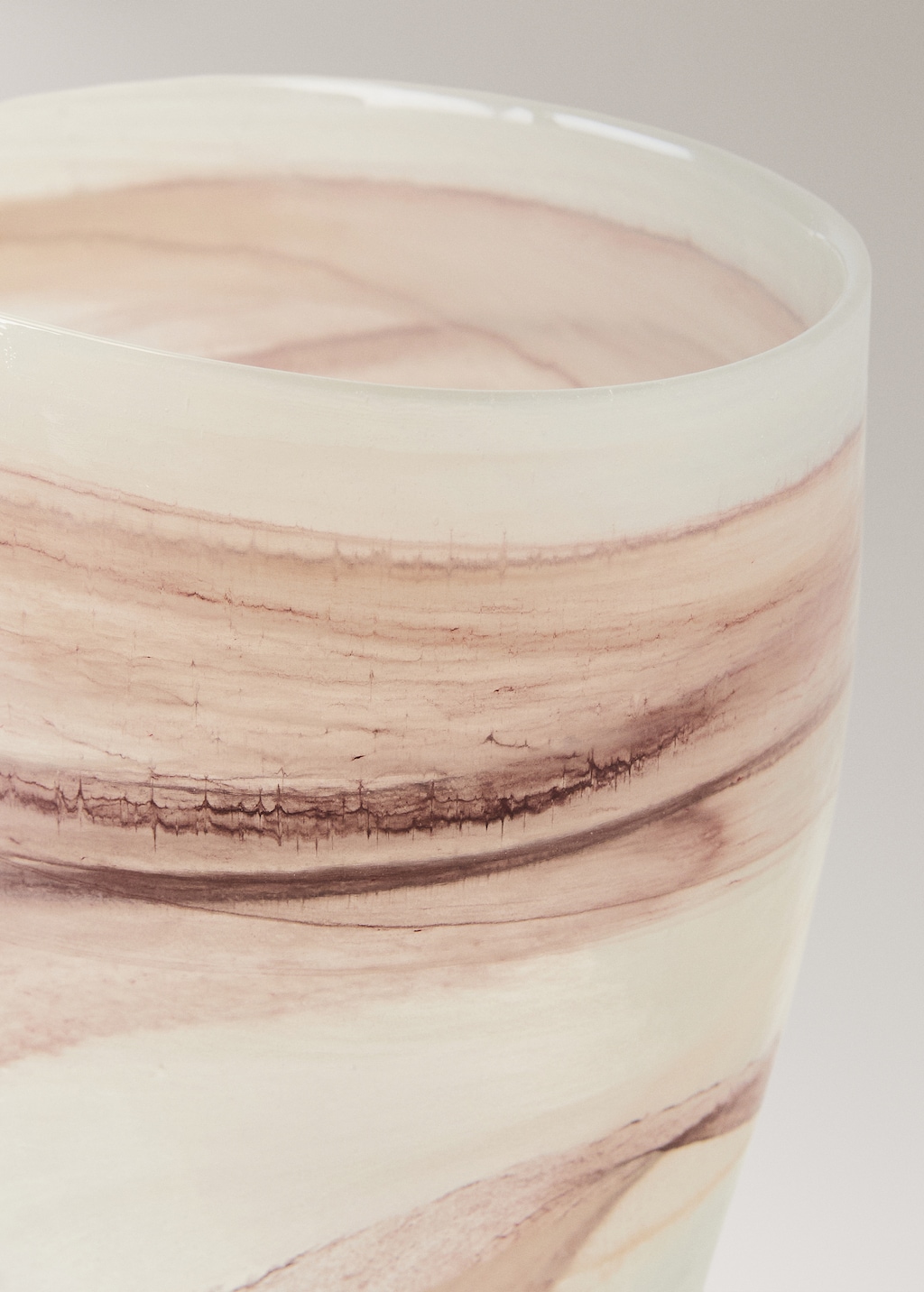 Alabaster-effect glass vase