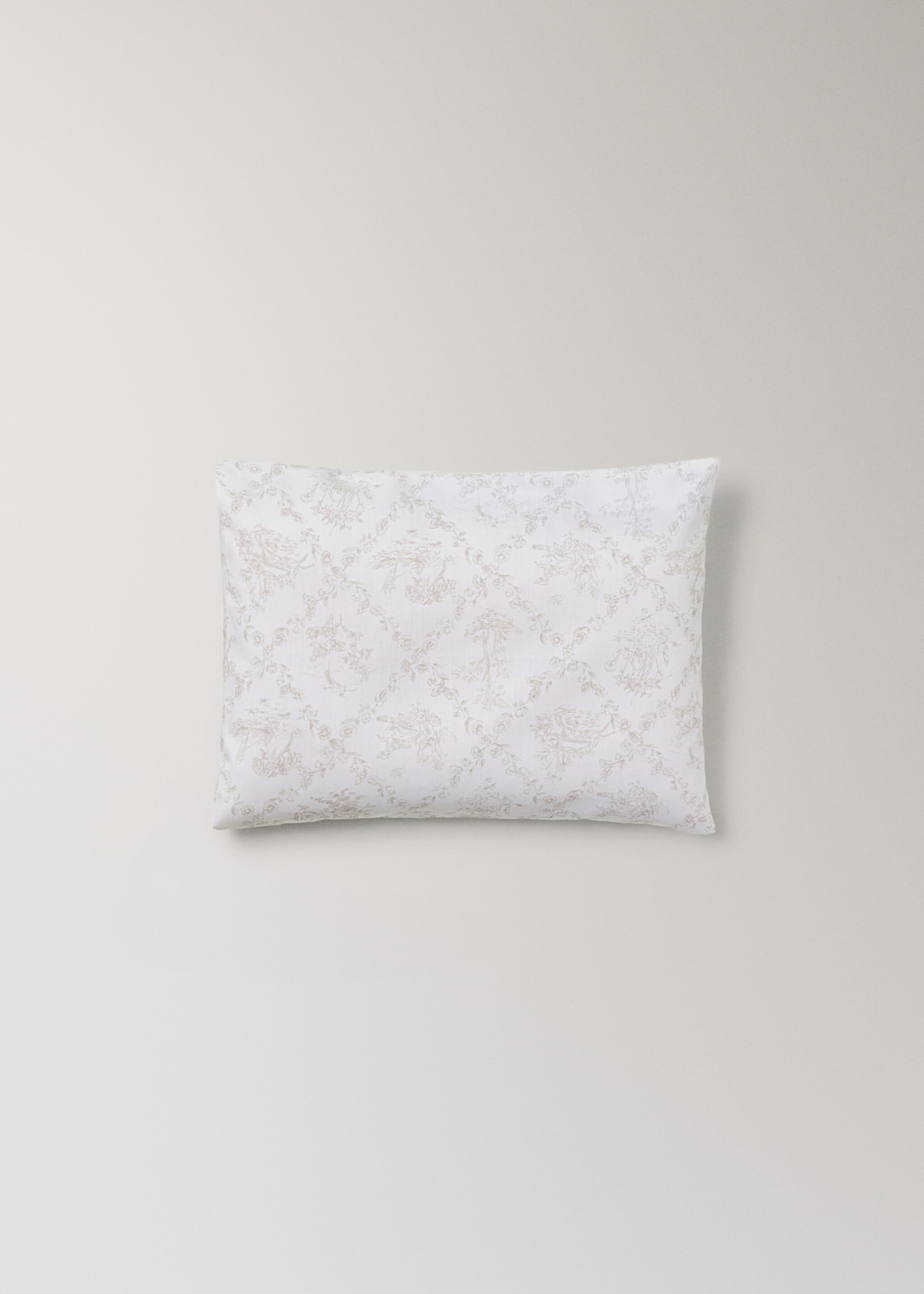 Toile de Jouy mini cot top sheet and pillow set - Details of the article 2, Medium Brown. Ref: 17061550-00.