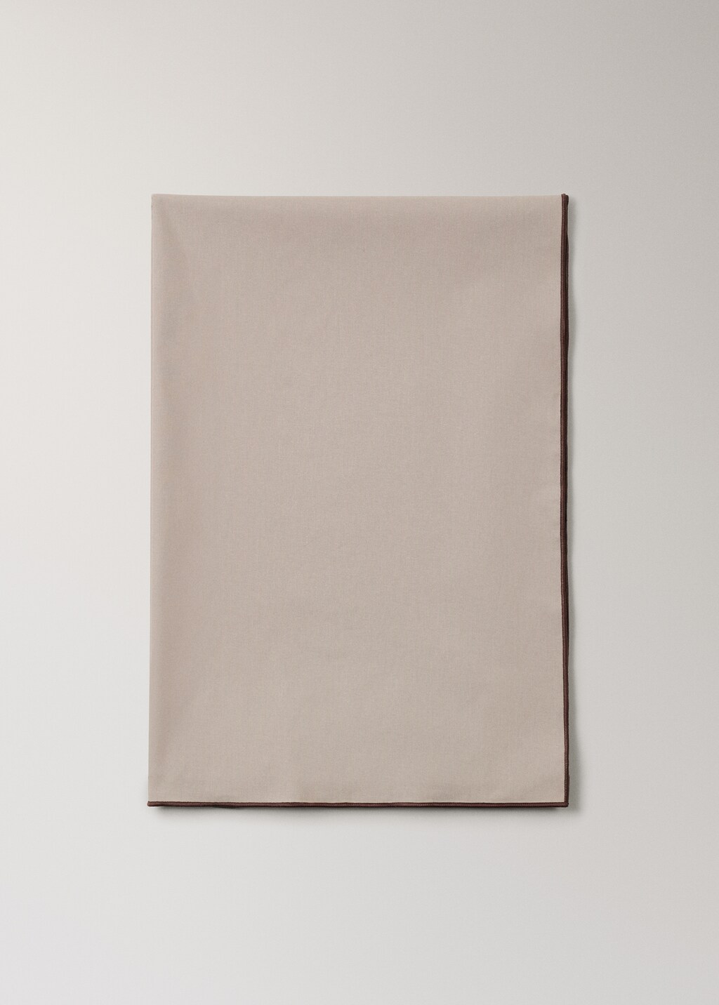 Resin-coated cotton tablecloth with overlock stitching for 8 to 10 diners