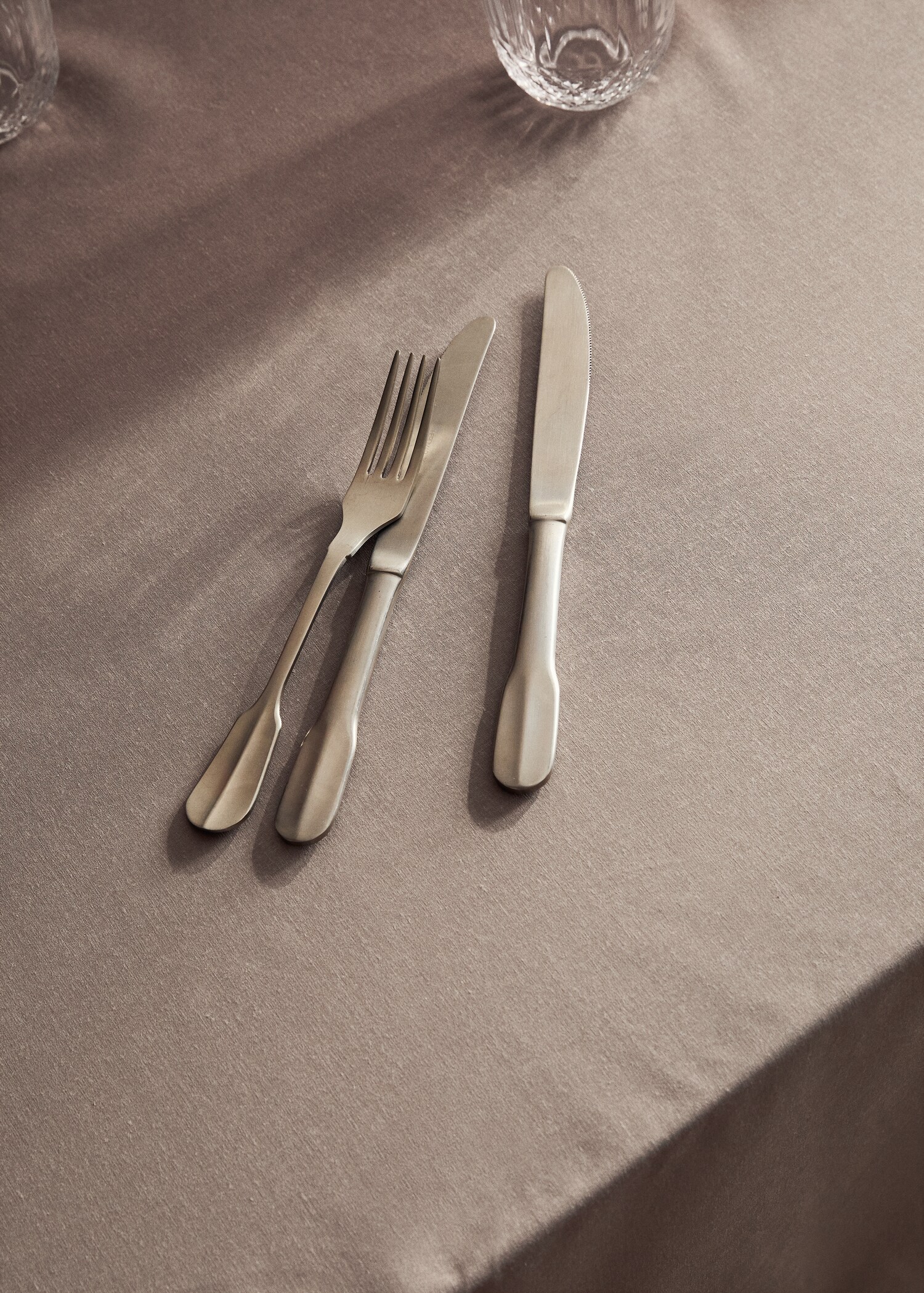 Resin cotton overlocked tablecloth 8 to 10 diners - Details of the article 8