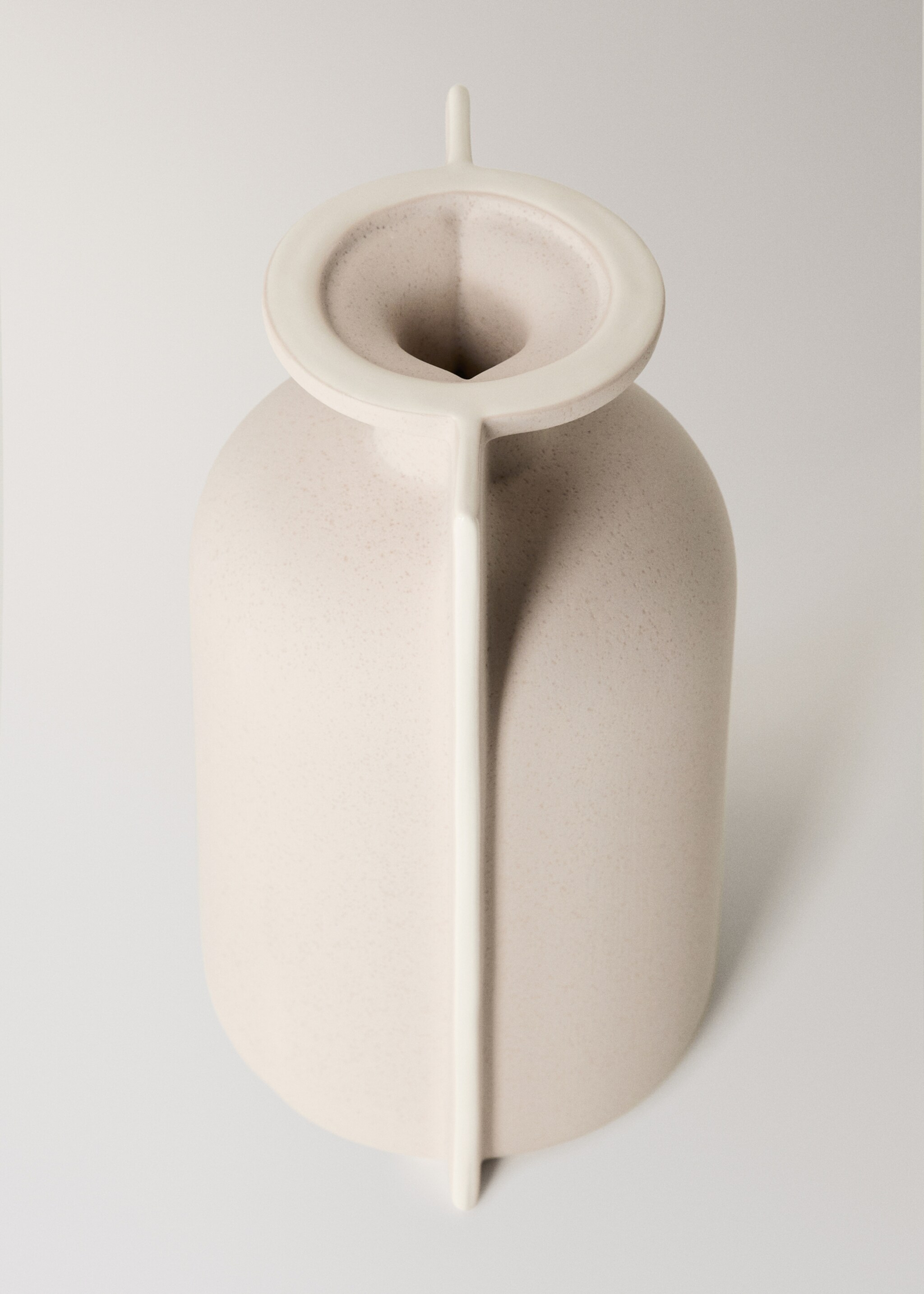 Medium earthenware bottle vase - Details of the article 1, Light Pink. Ref: 17061587-00.
