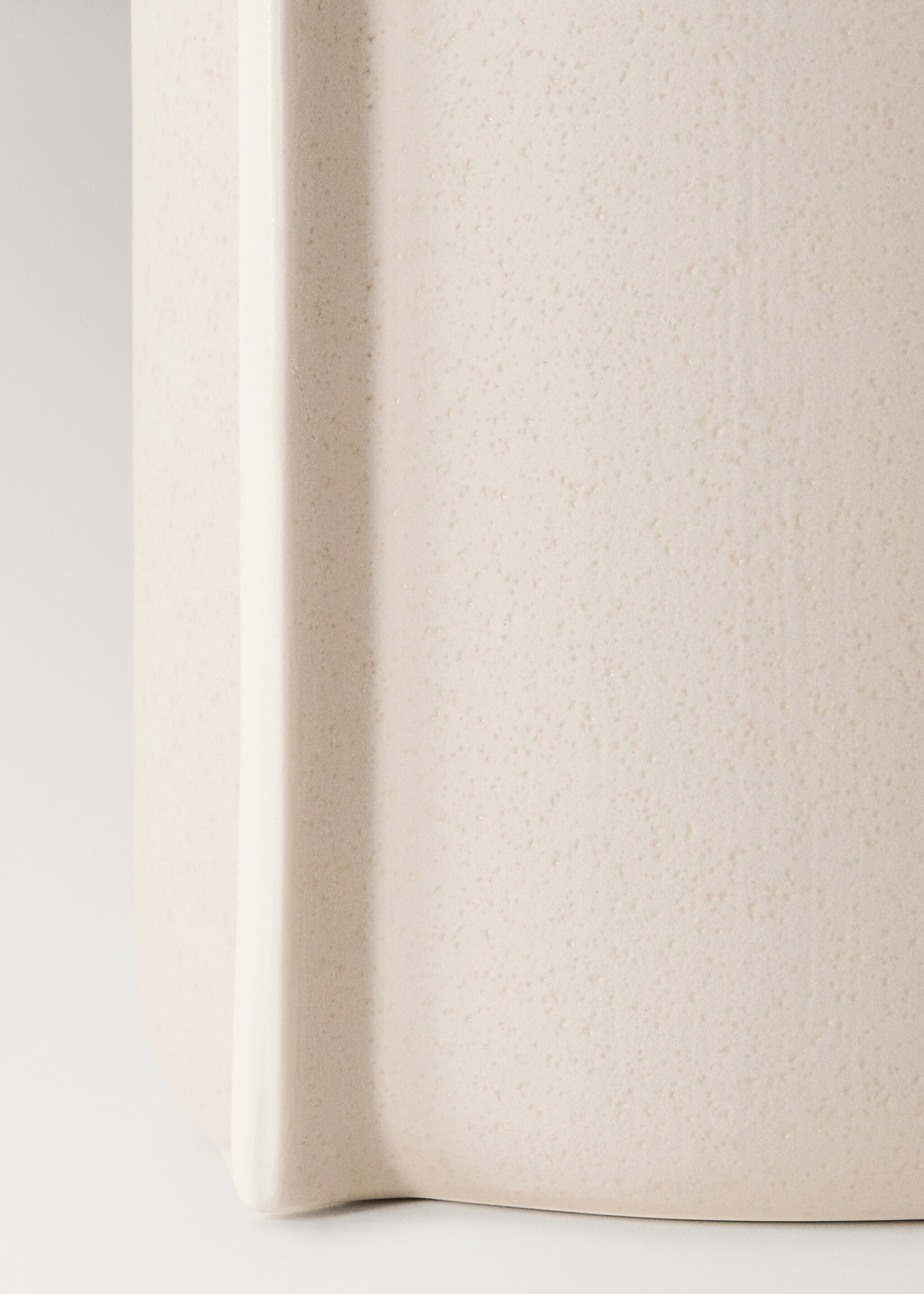 Medium earthenware bottle vase - Details of the article 3, Light Pink. Ref: 17061587-00.