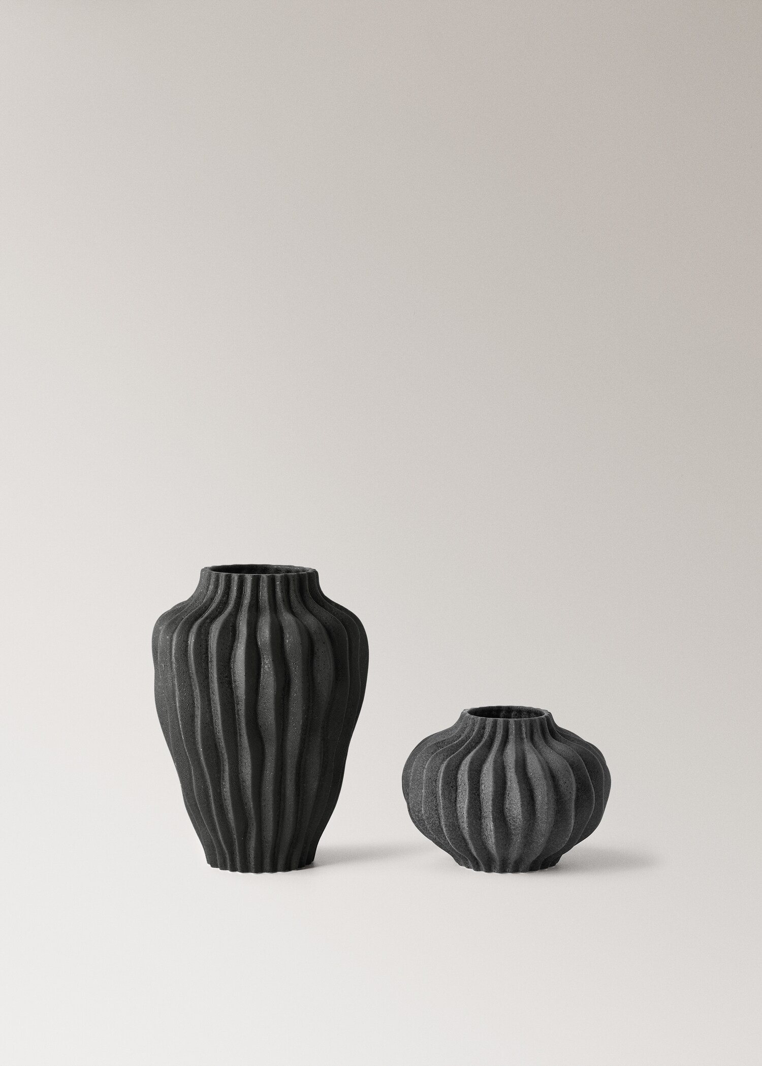 Small organic earthenware vase - Details of the article 4