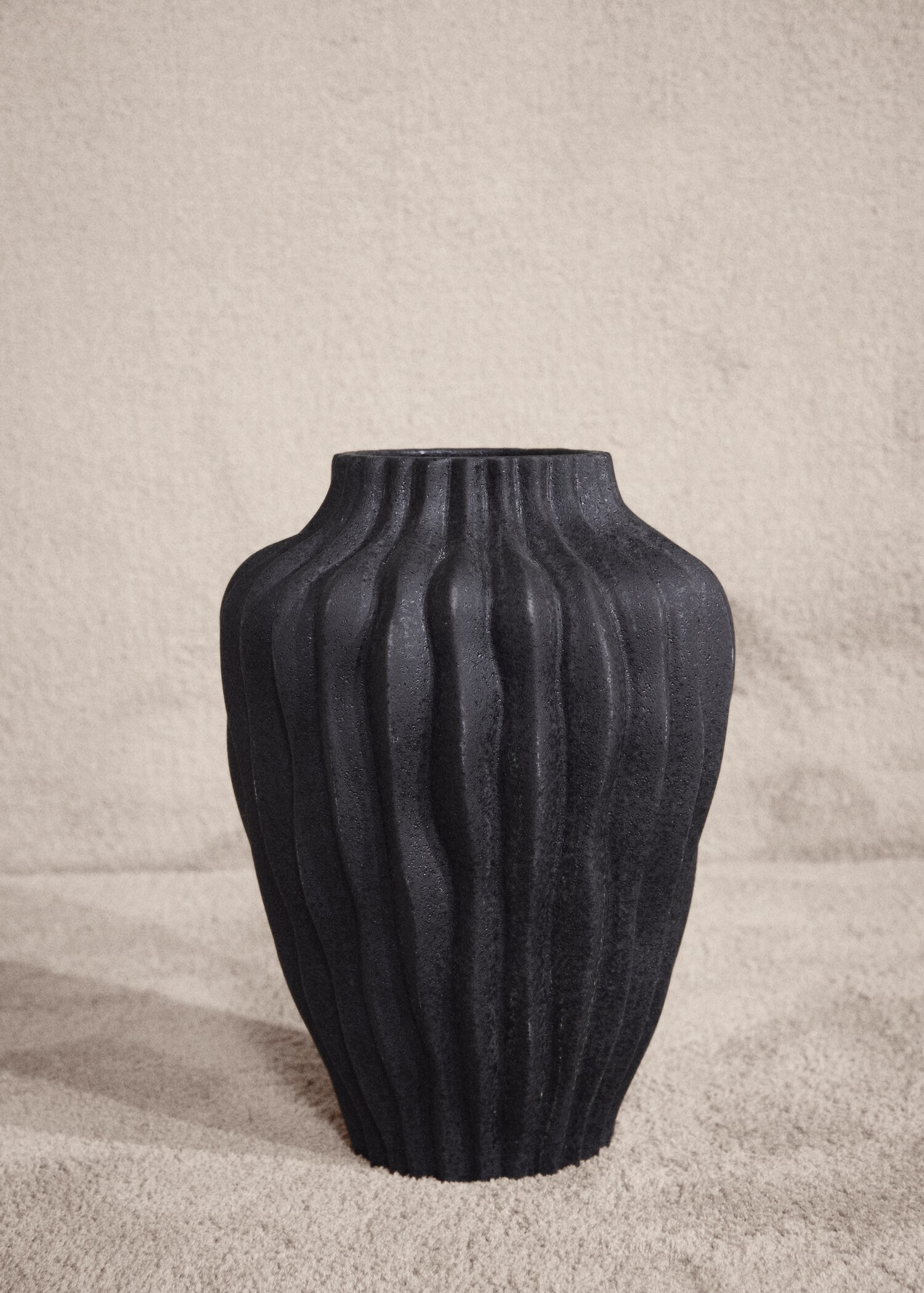 Large organic earthenware vase - Details of the article 7