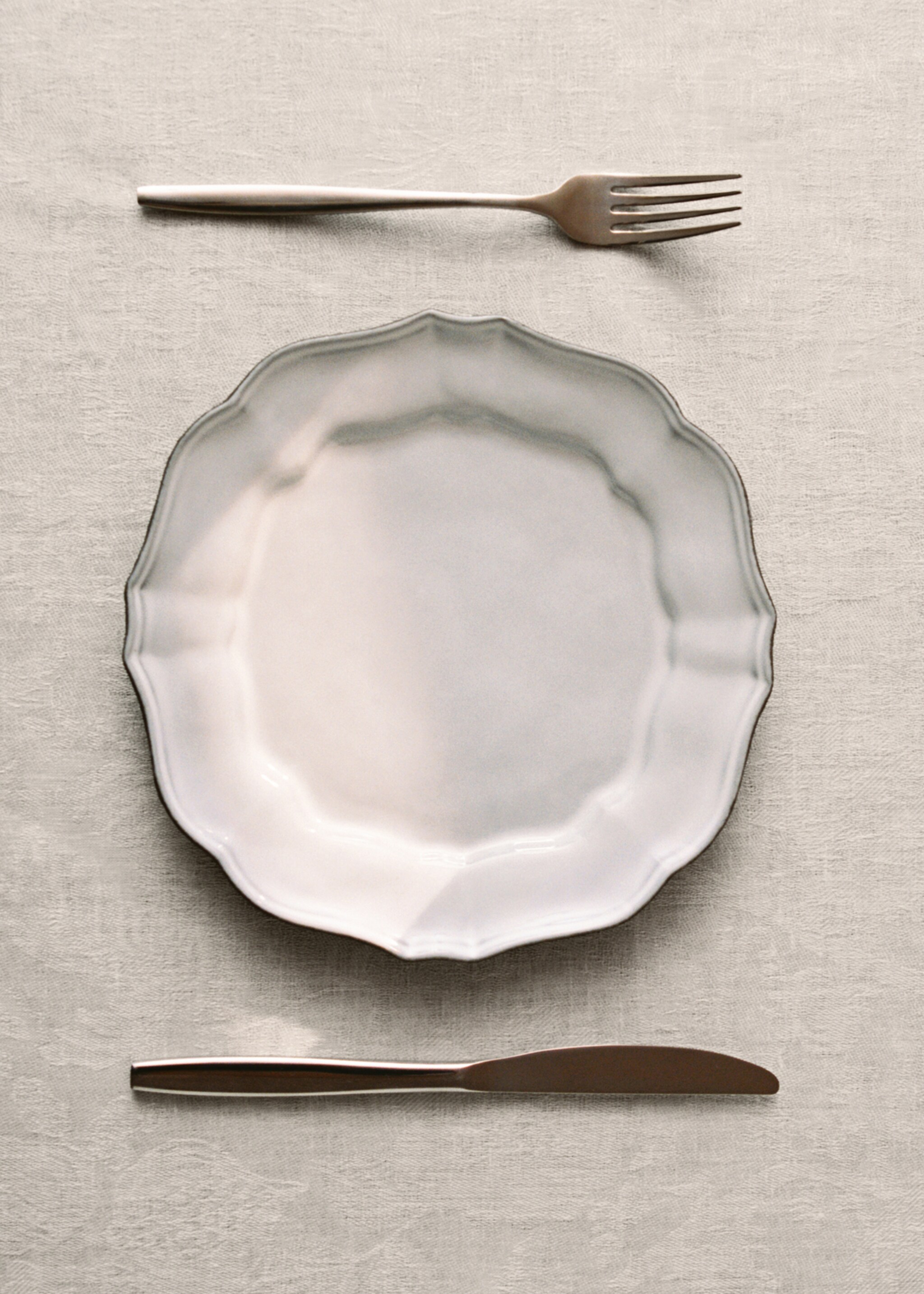 Recycled stoneware dinner plate - Details of the article 6, Light/Pastel Grey. Ref: 17062034-00.