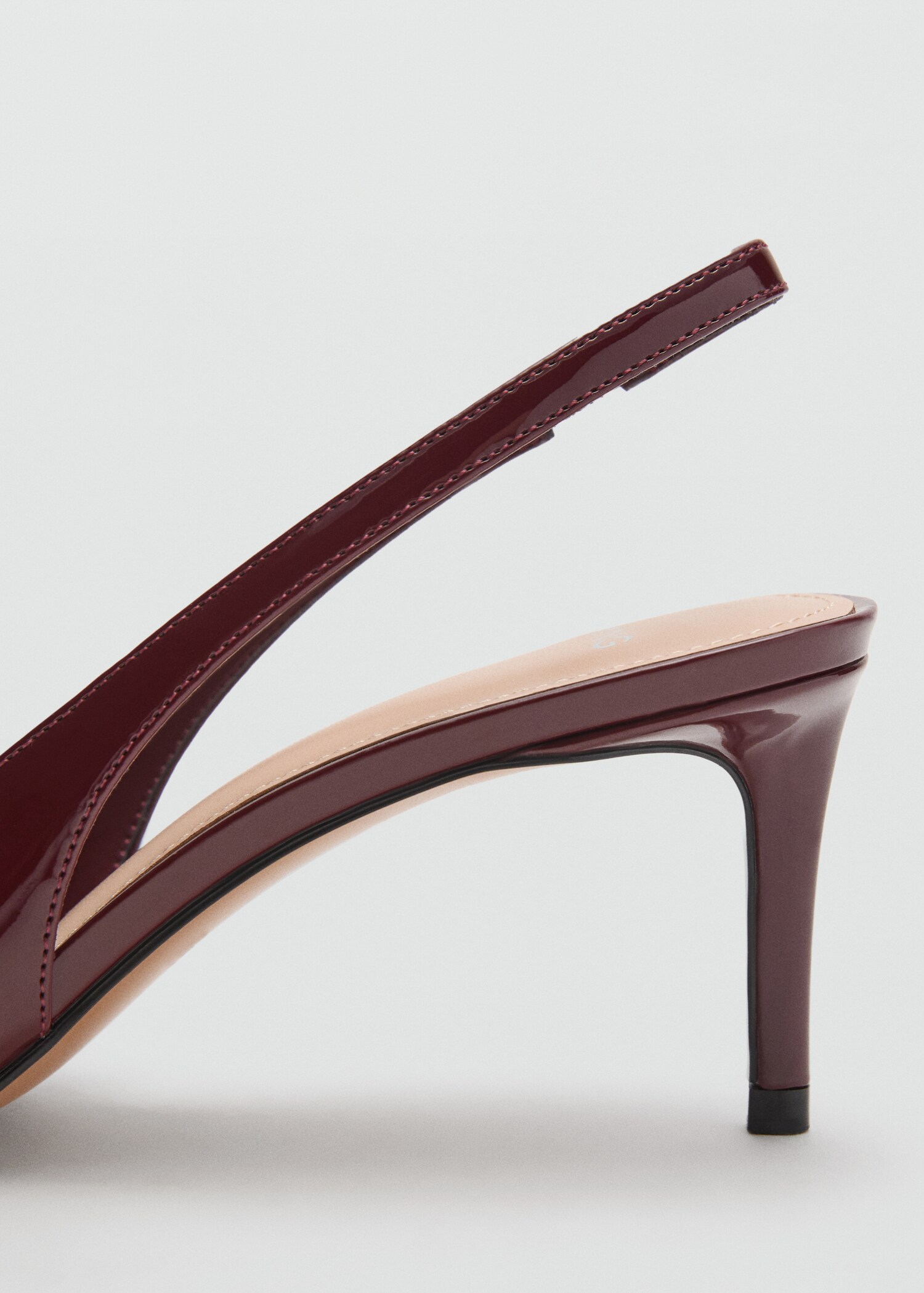 Escarpins en vernis à talon aiguille - Détail de l'article 1