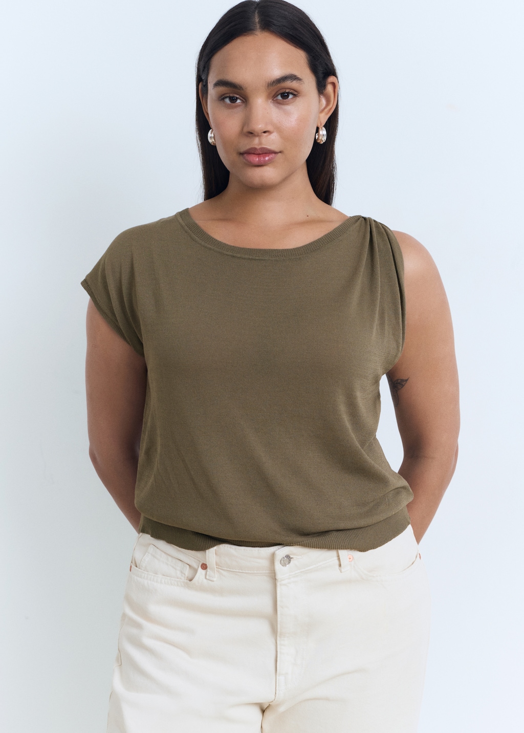 Fine-knit sweater with metallic detail