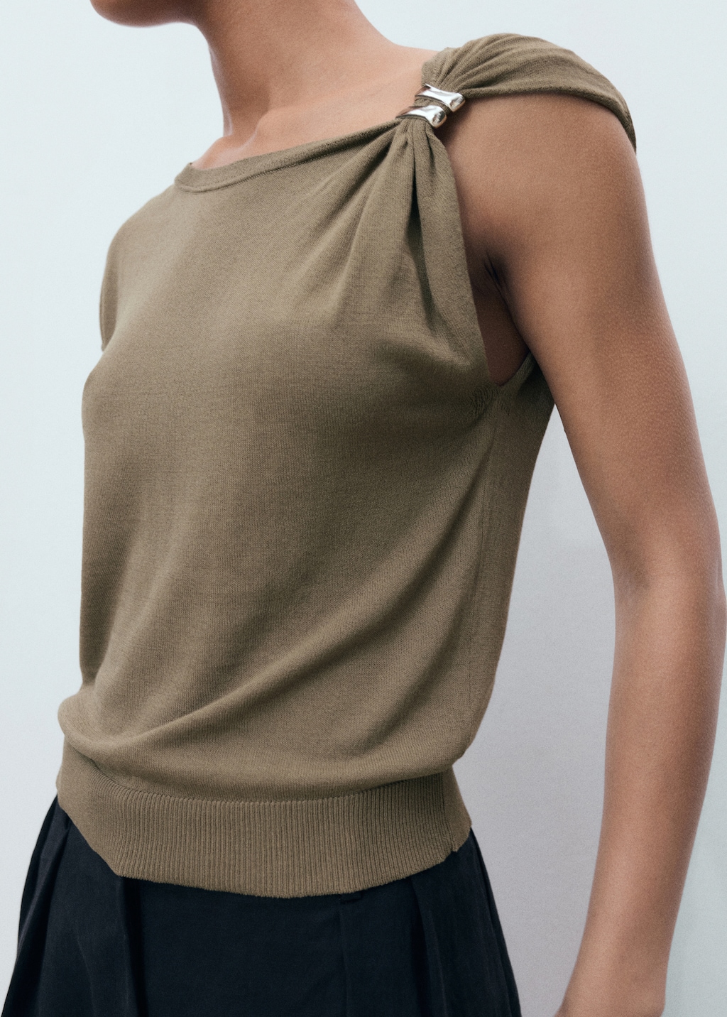 Fine-knit sweater with metallic detail