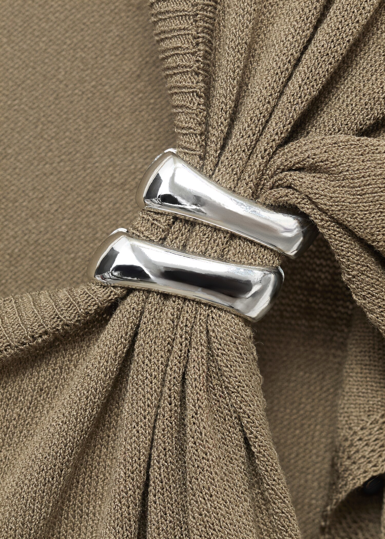 Pull en maille fine avec détails métalliques - Détail de l'article 8
