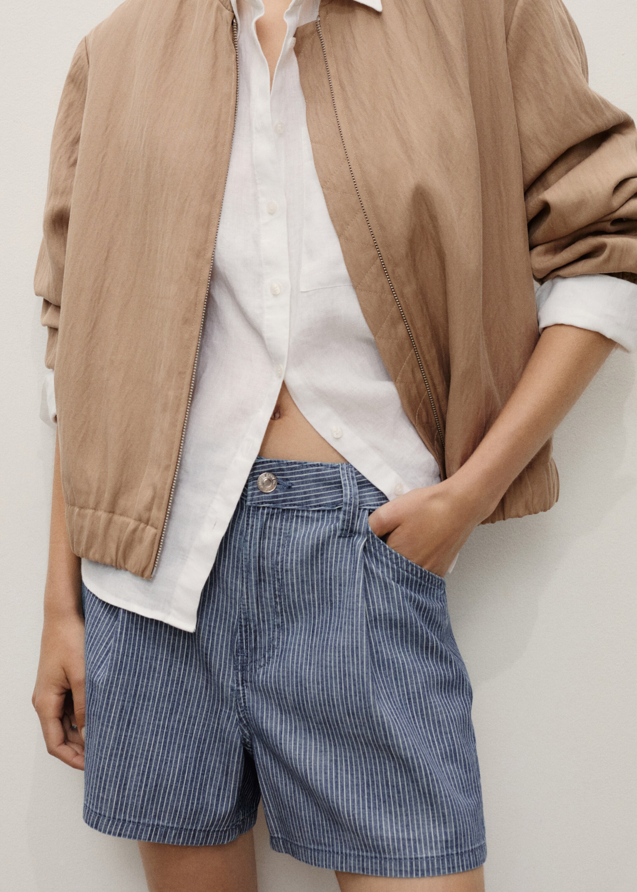 Short en denim à rayures avec pinces - Détail de l'article 6