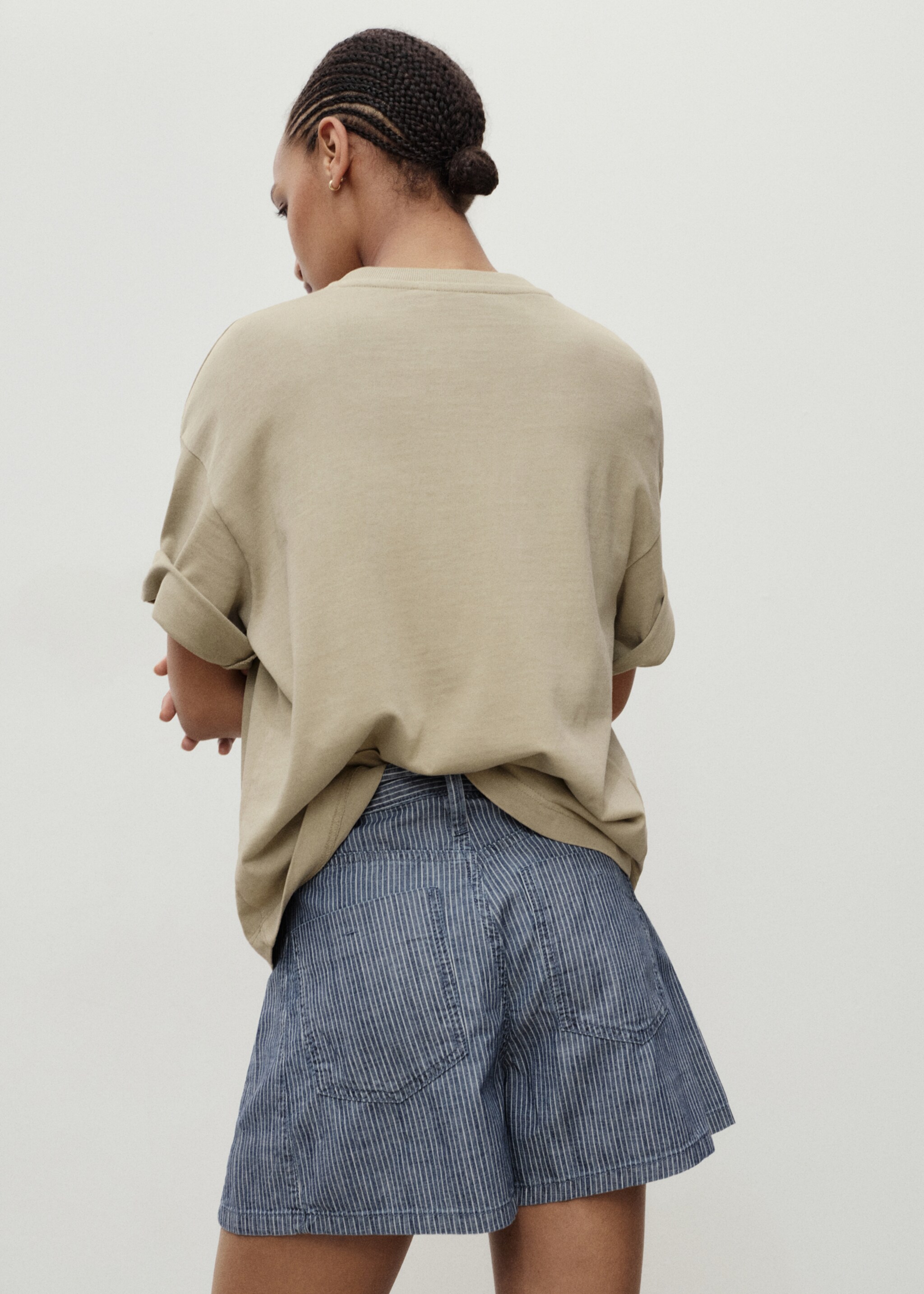 Short en denim à rayures avec pinces - Verso de l’article