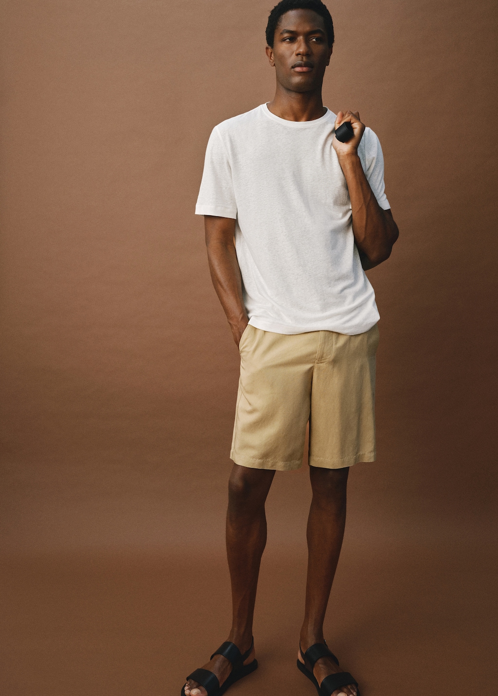 Linen-blend shorts with an elastic waistband