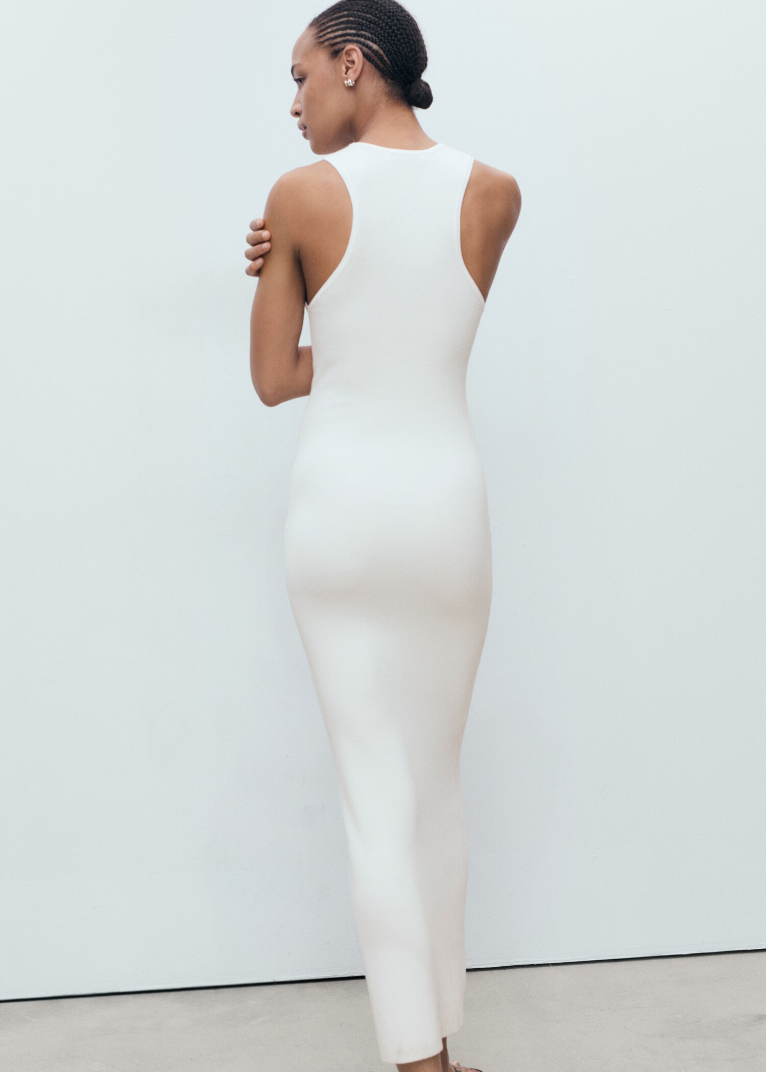 Halter-neck knitted dress - Reverse of the article