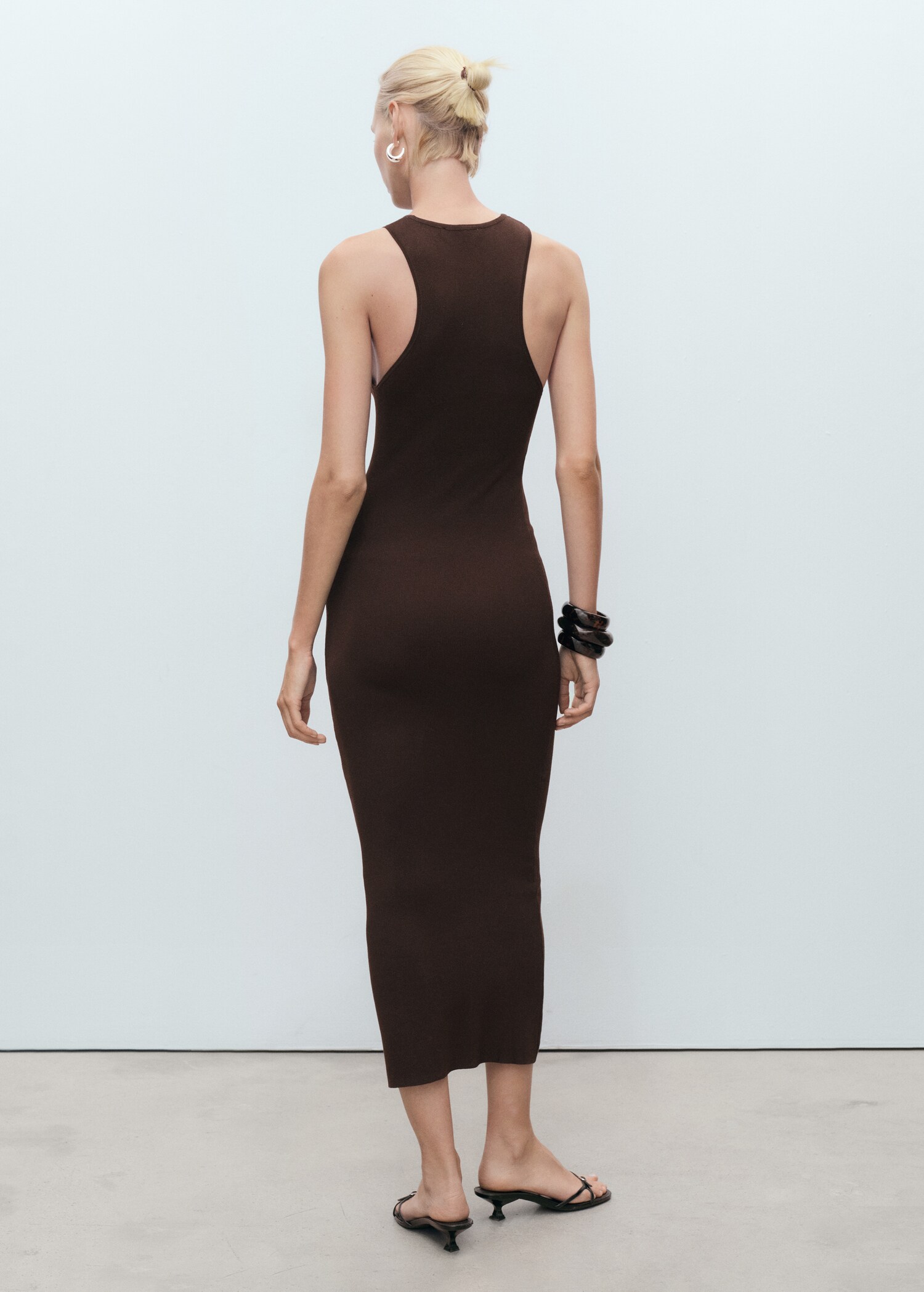Halter-neck knitted dress - Reverse of the article