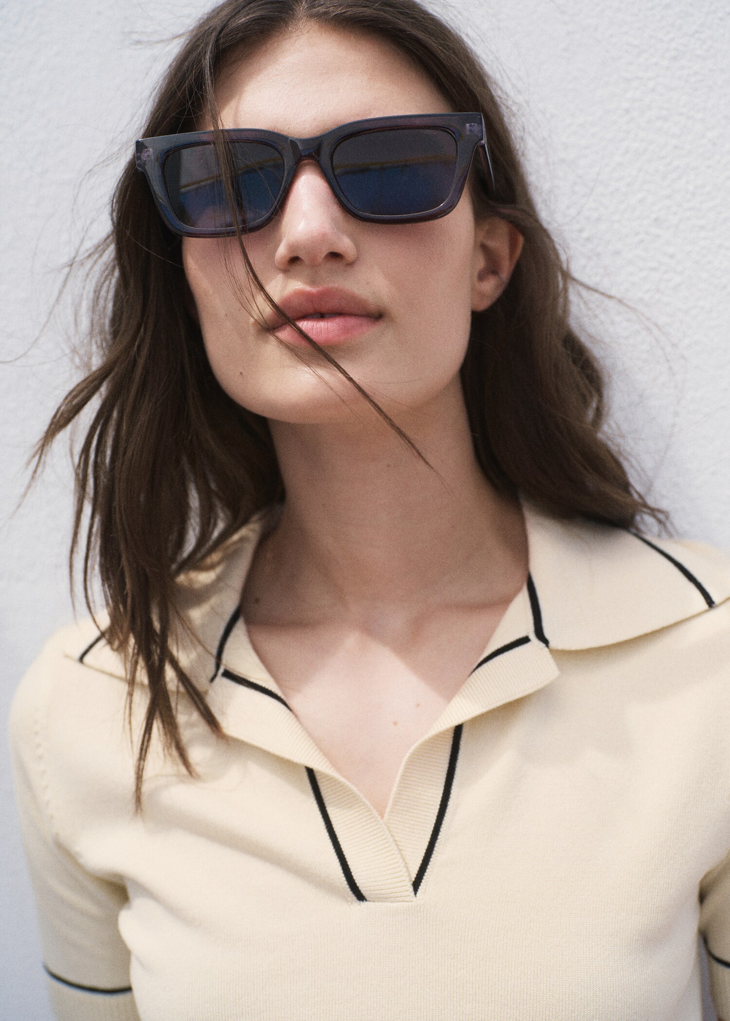 Polo-neck sweater with contrasting trims - Details of the article 1