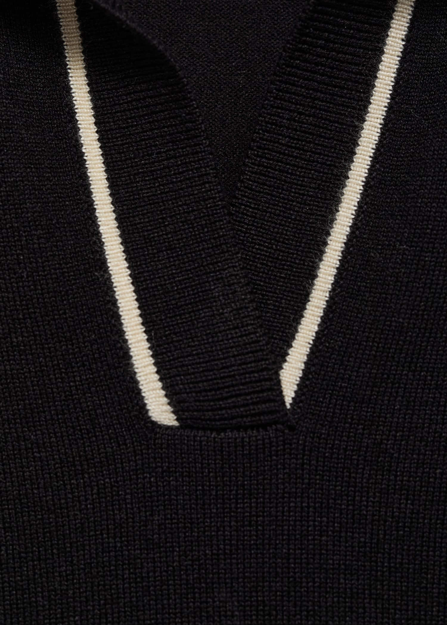 Polo-neck sweater with contrasting trims - Details of the article 8