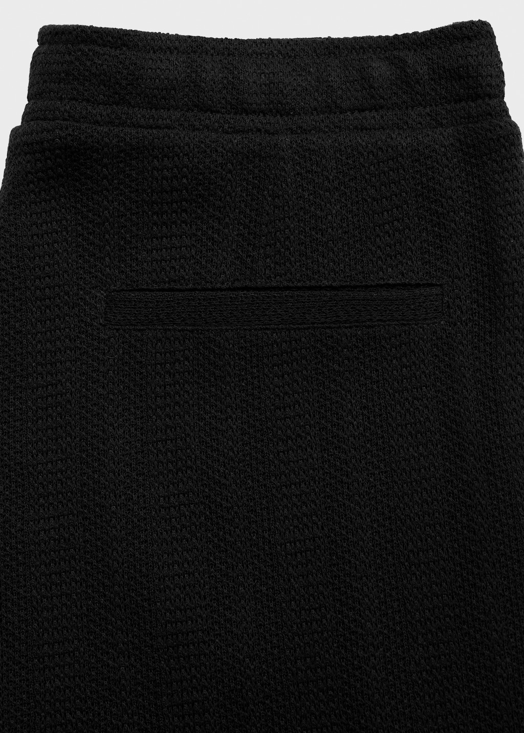 Structured knitted shorts