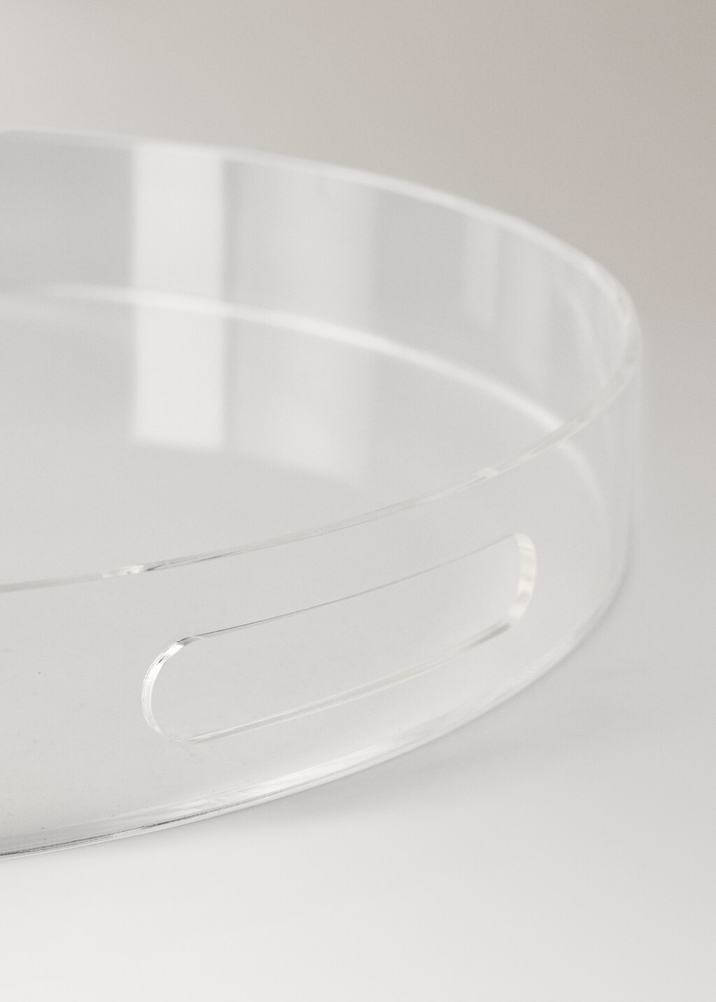 Round acrylic tray