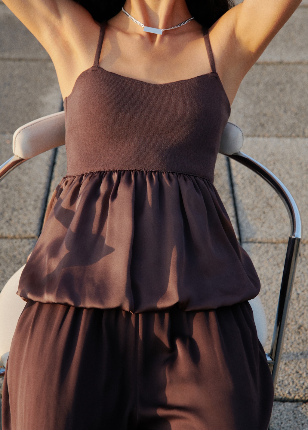 Combined fabric top with crossed back