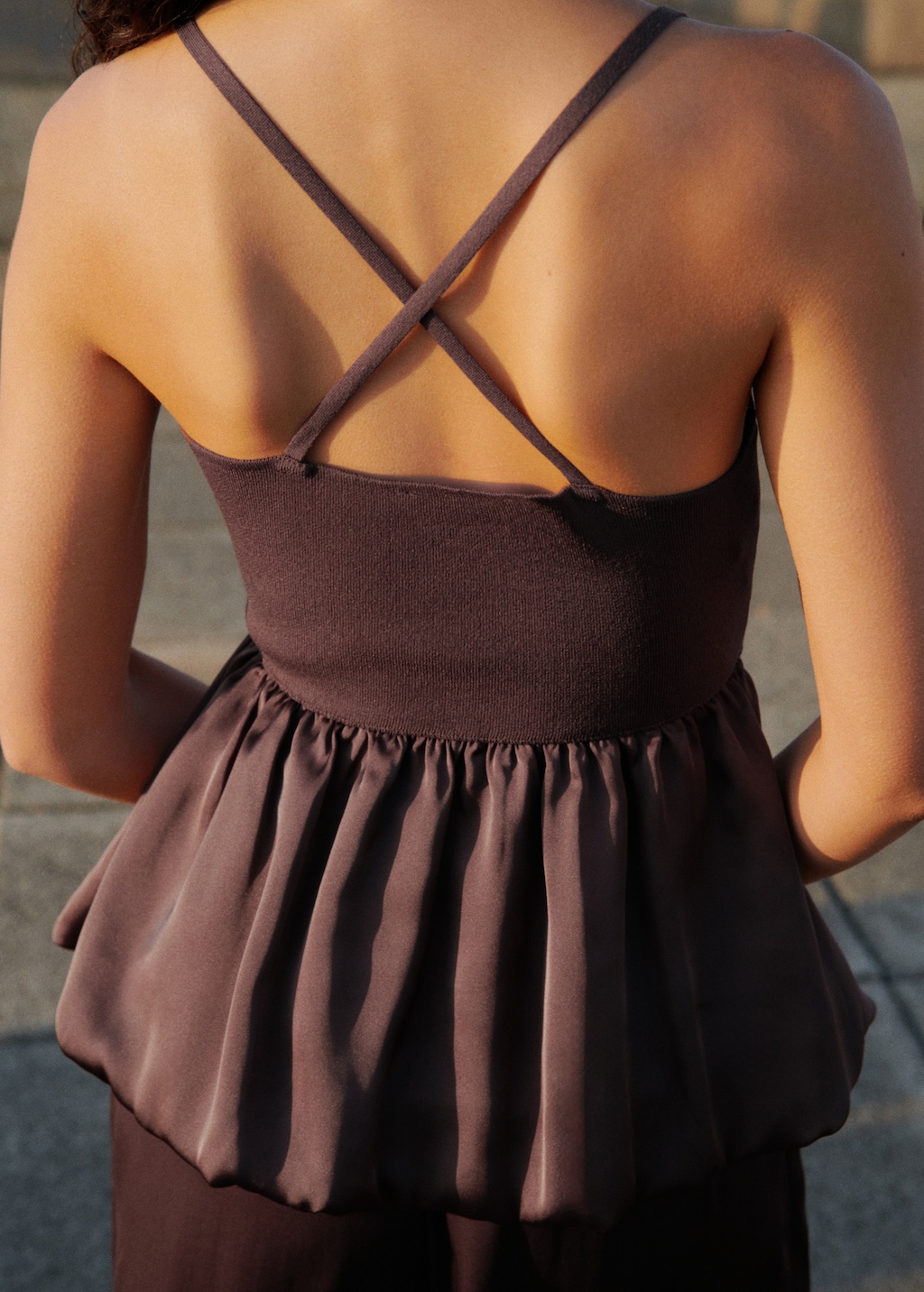 Combined fabric top with crossed back