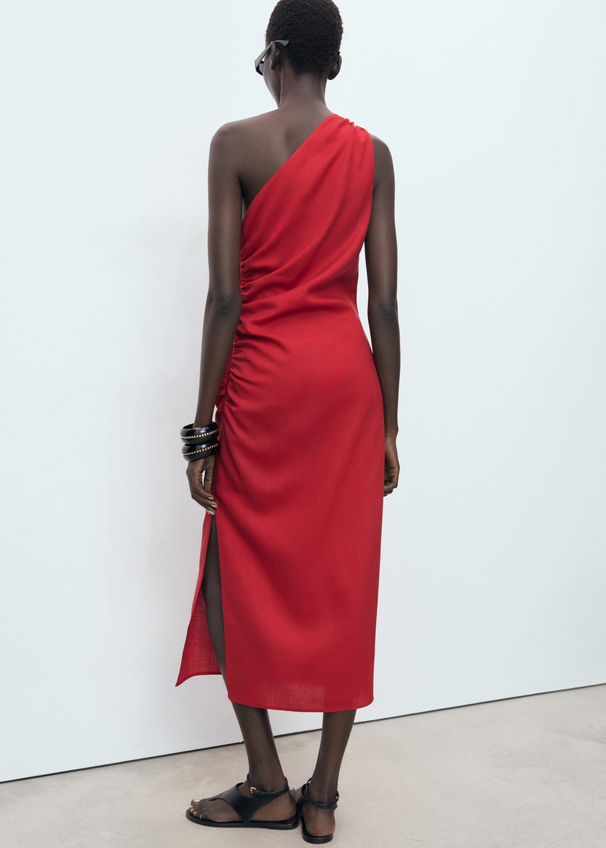 Robe lyocell décolleté asymétrique - Verso de l’article