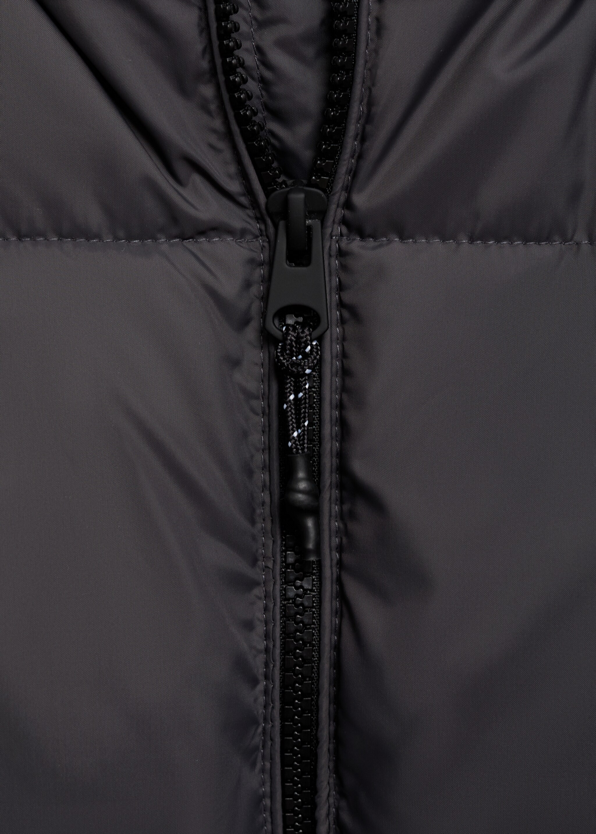 Hood quilted coat - Details of the article 8