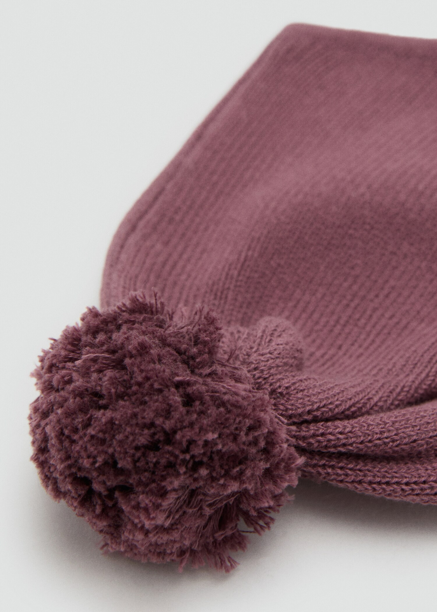 Capuche en maille avec pompon - Détail de l'article 1