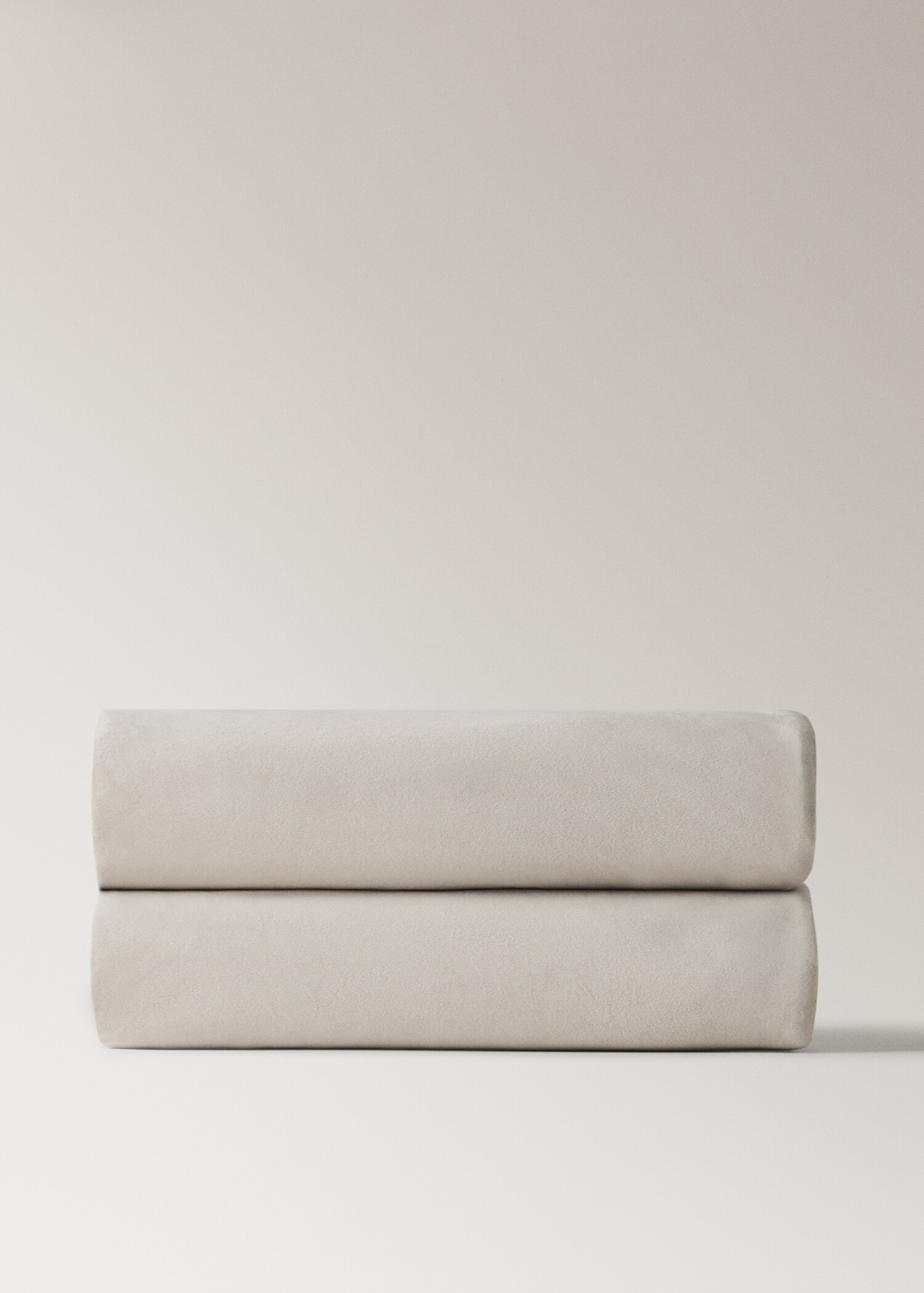 Medium fur-effect textured blanket - Details of the article 4