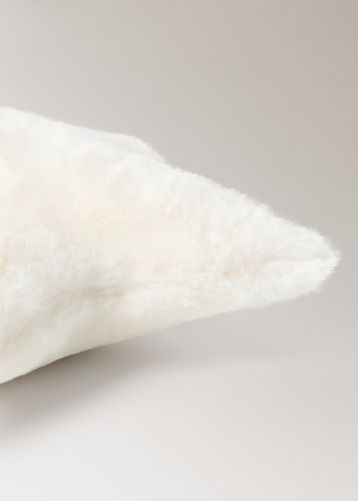 Coussin enfant étoile effet fourrure - Détail de l'article 1