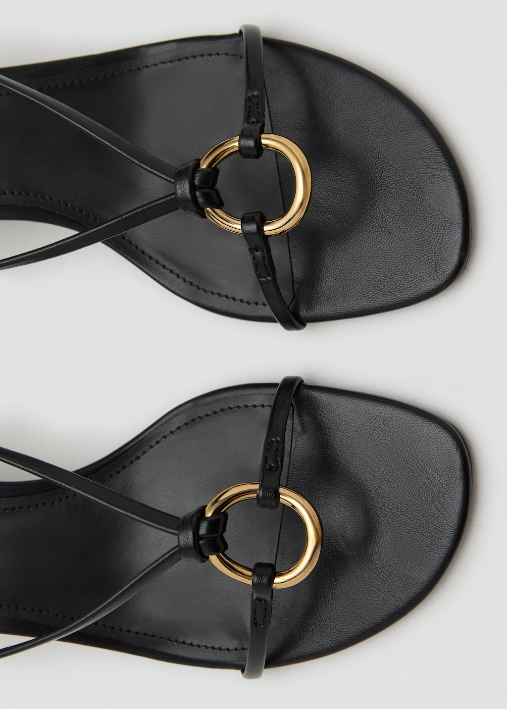 Heeled sandal with hoop detail