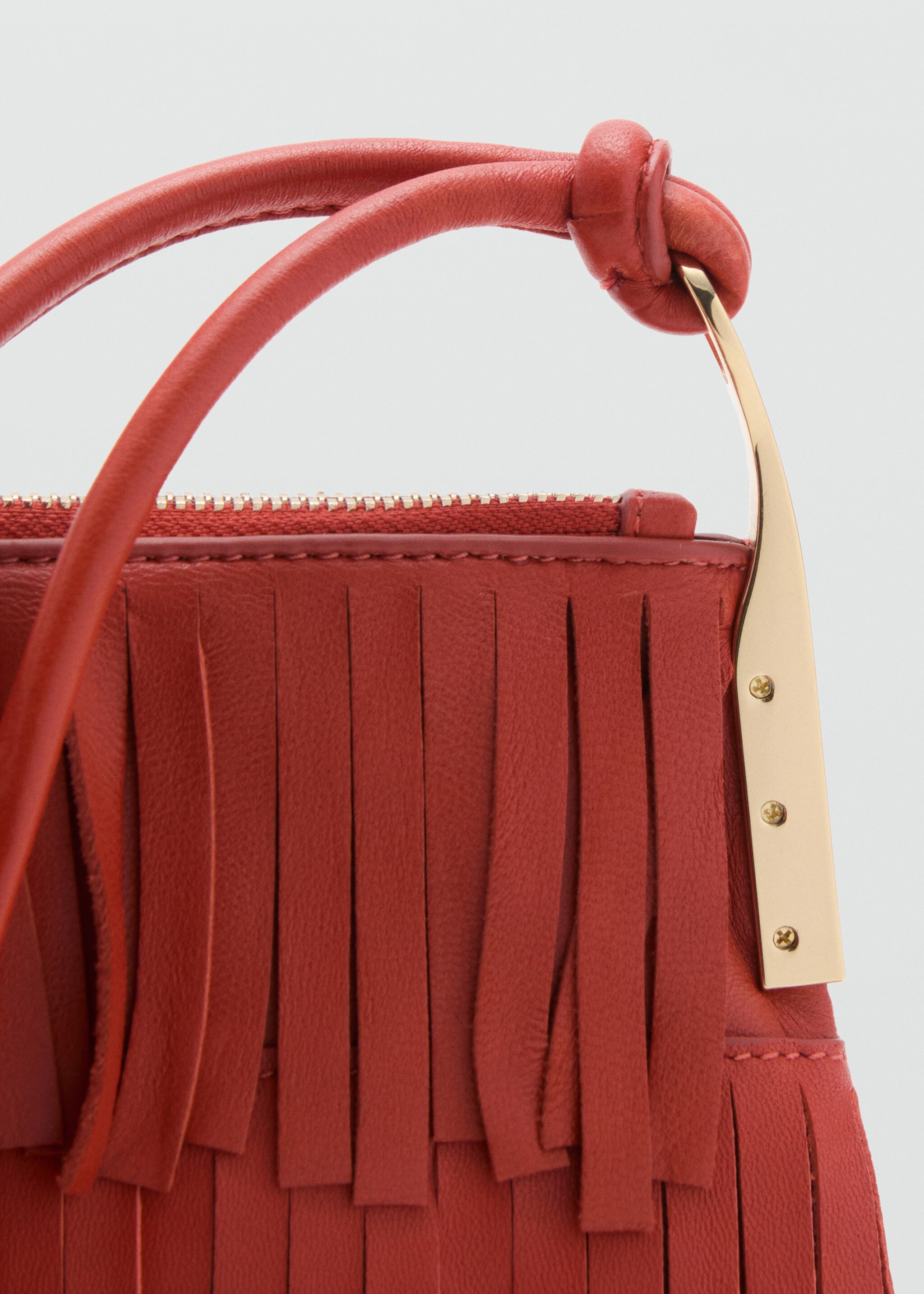 Leather shoulder bag with fringes - Details of the article 2