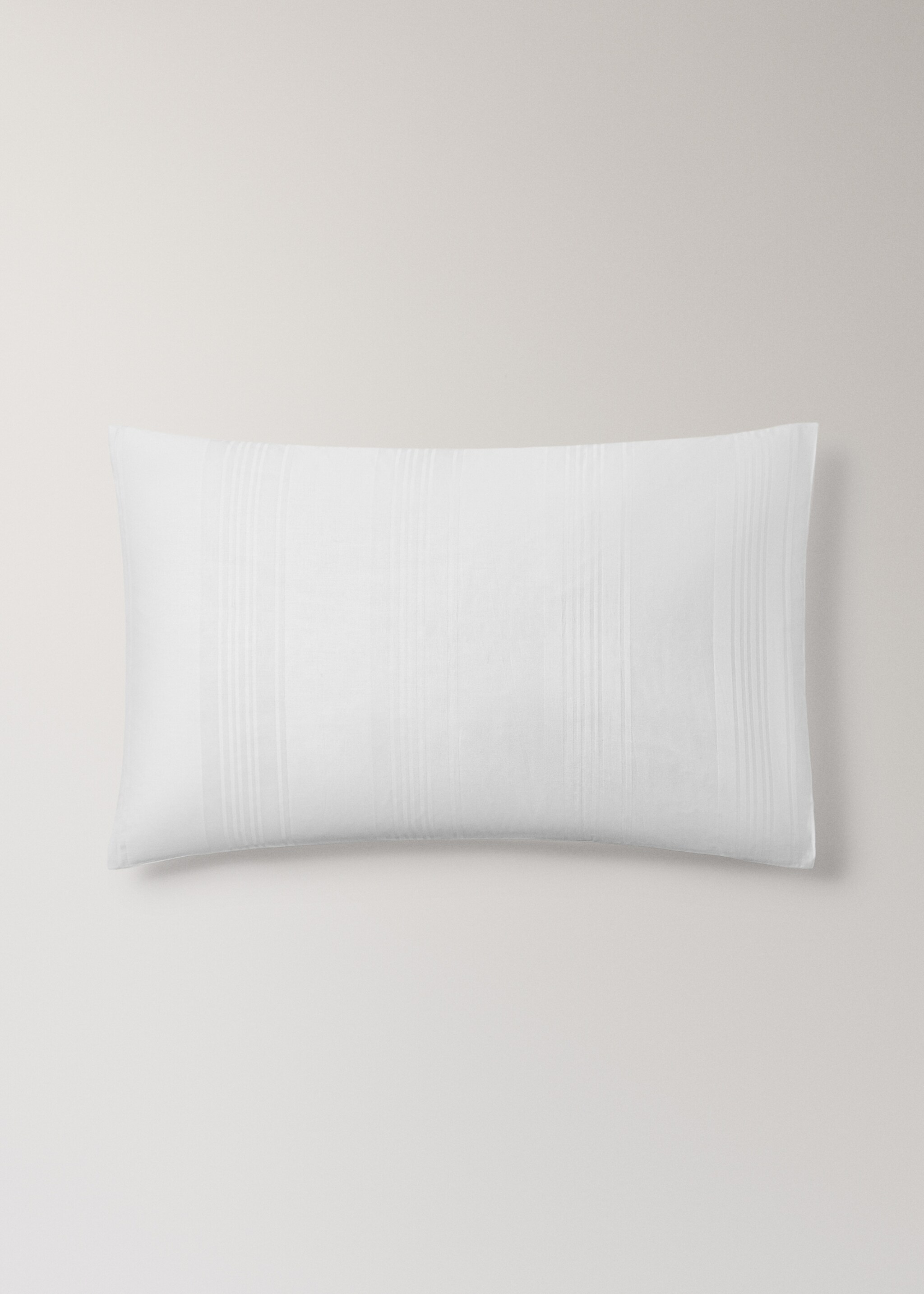 Twee gestreepte kussenslopen van 300-draads katoensatijn 50x75 cm - Artikel zonder model